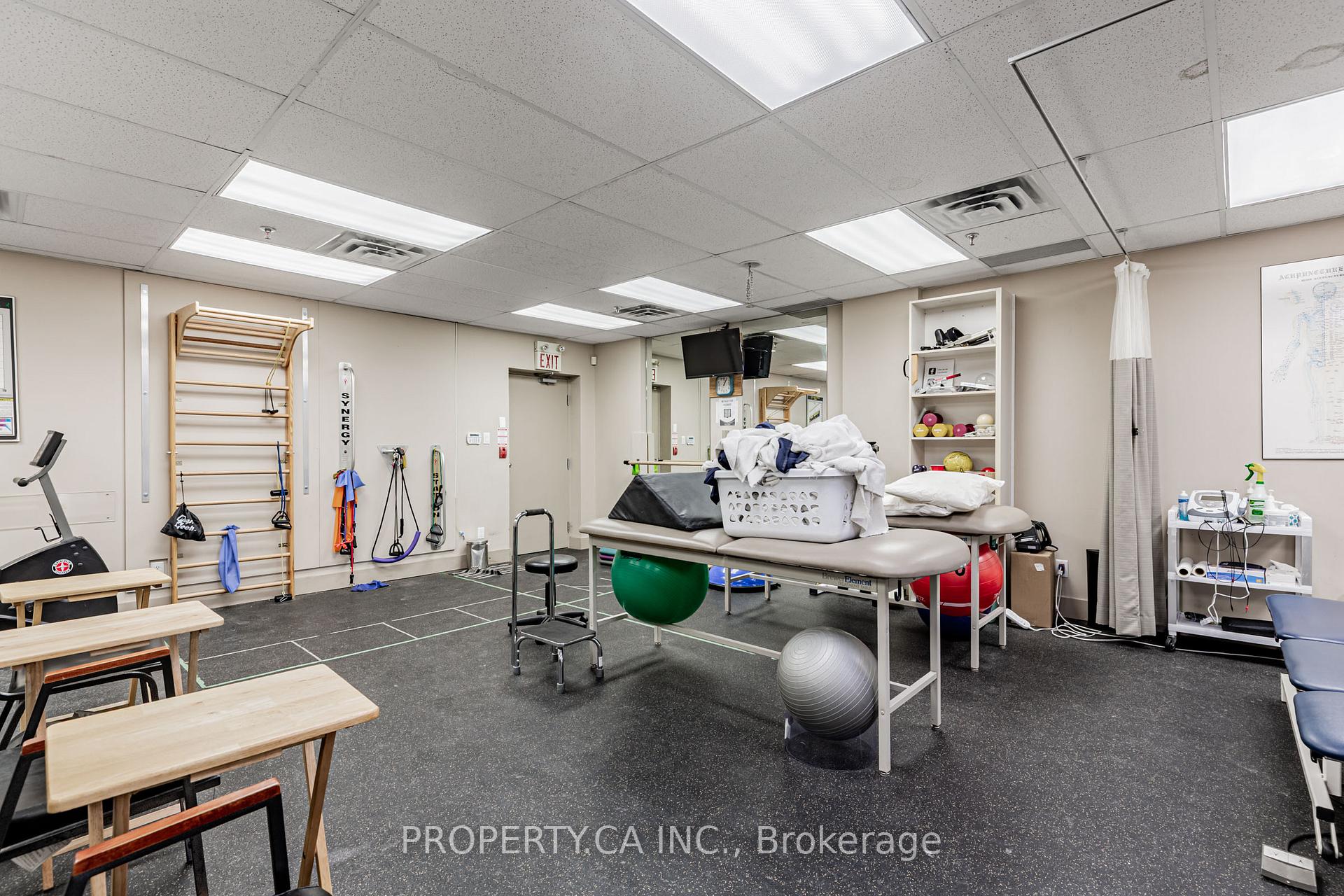 945 O'connor Drive 5