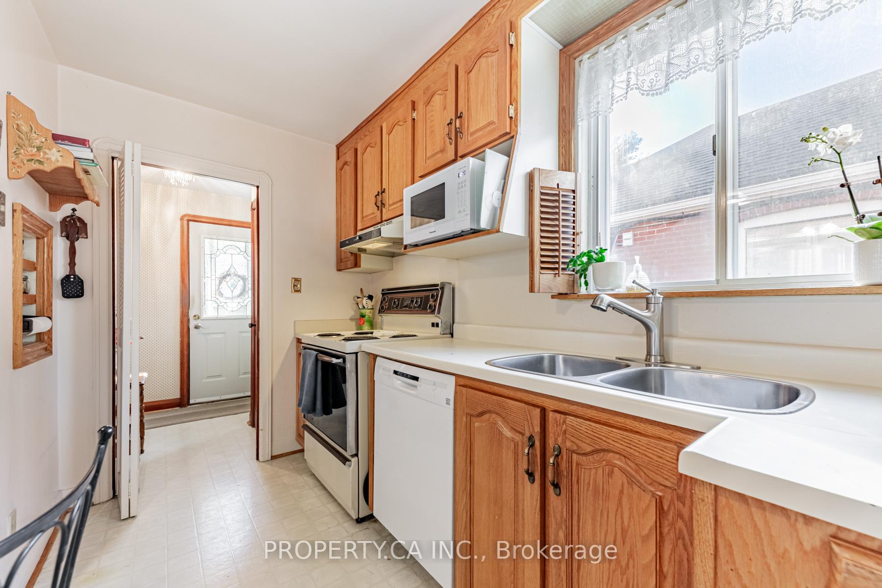 82 Cedarcrest Boulevard