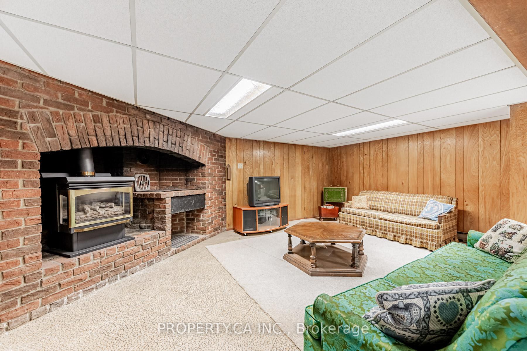 82 Cedarcrest Boulevard