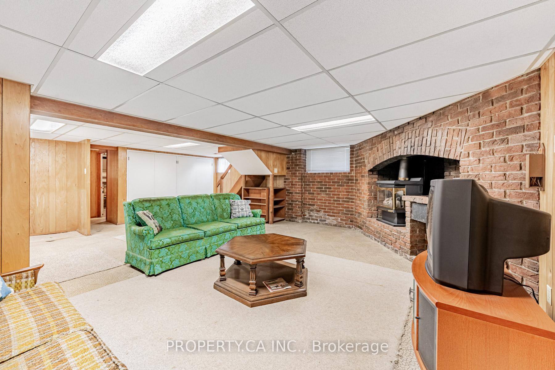 82 Cedarcrest Boulevard