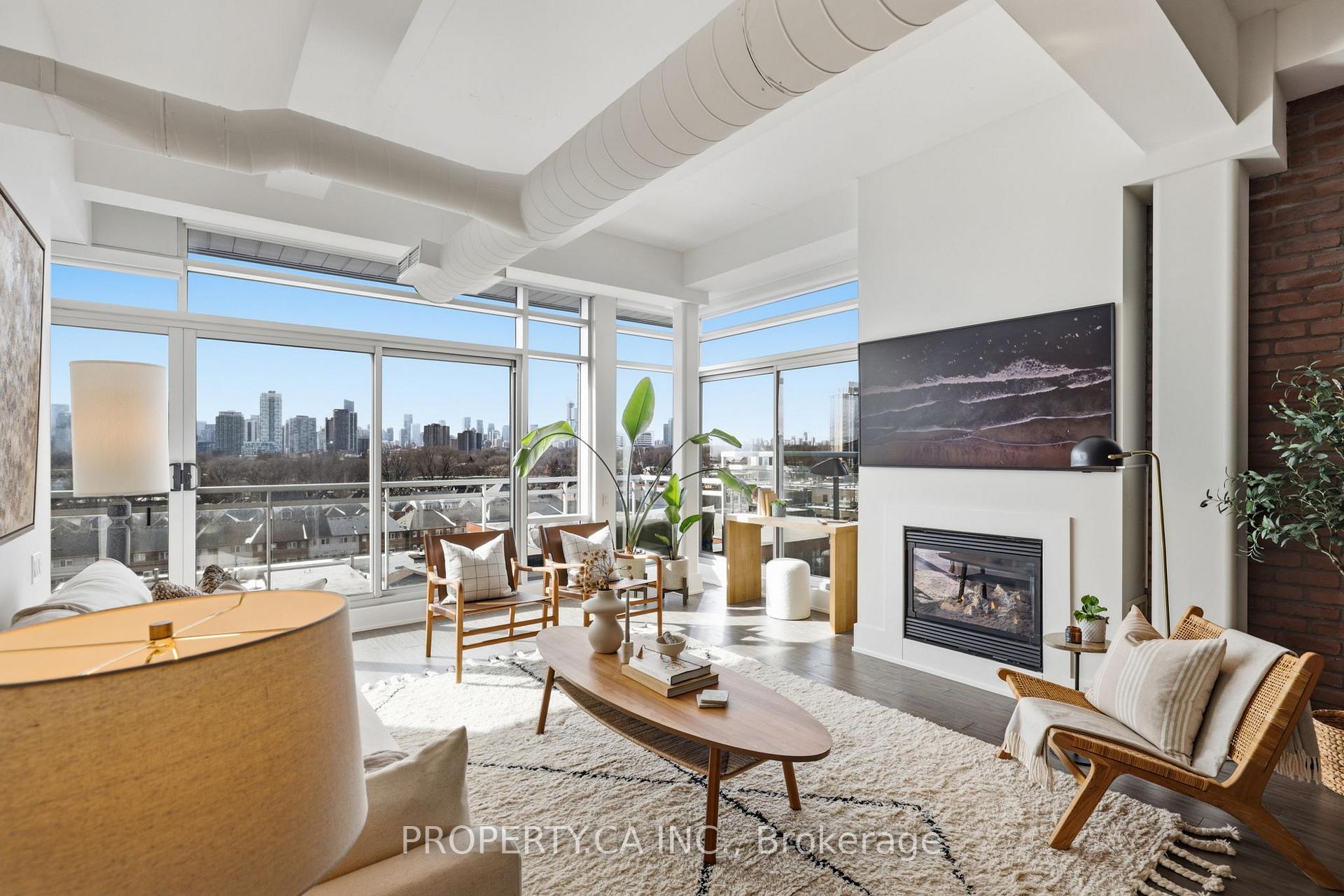 233 Carlaw Avenue 804