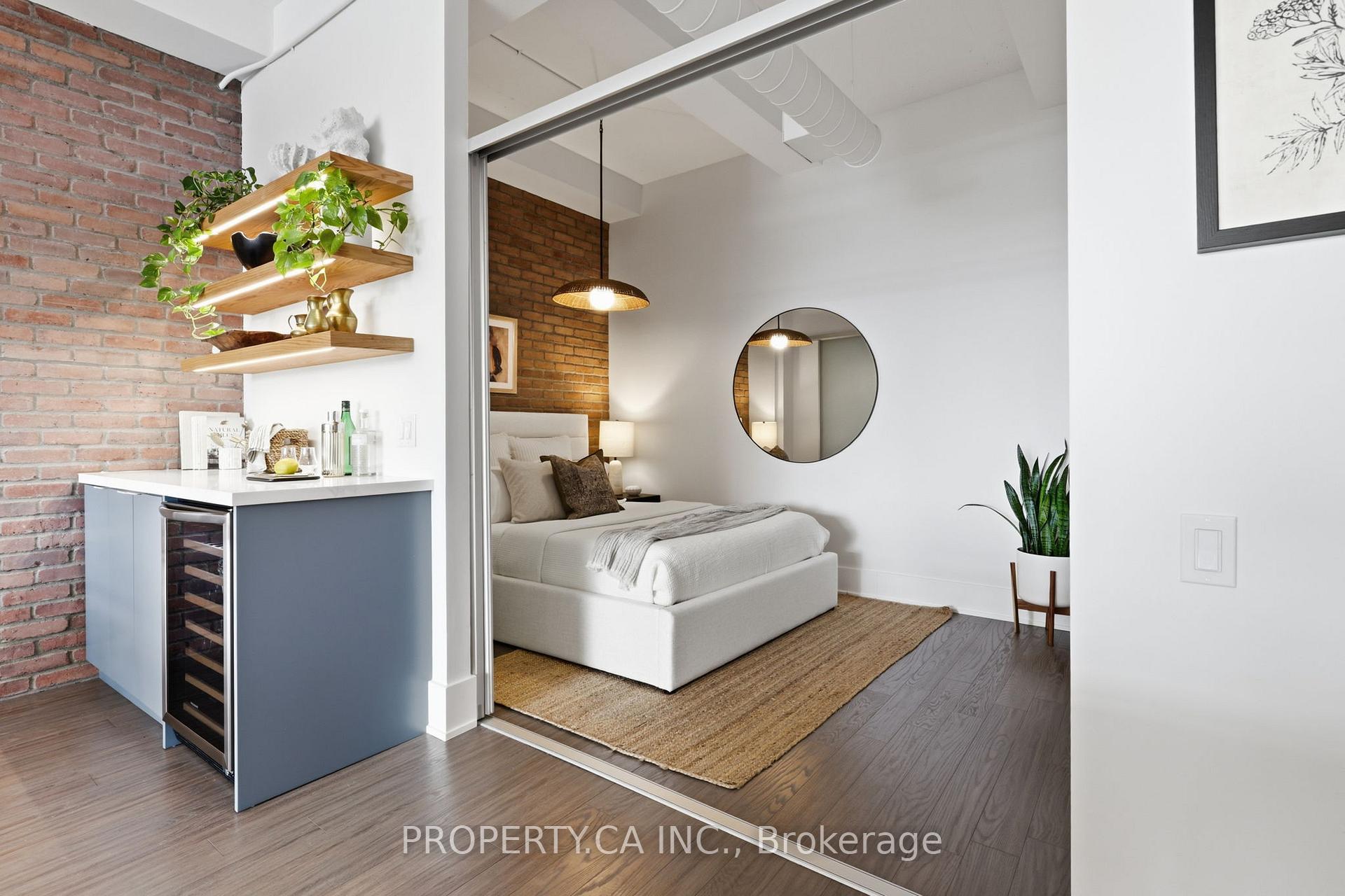 233 Carlaw Avenue 804