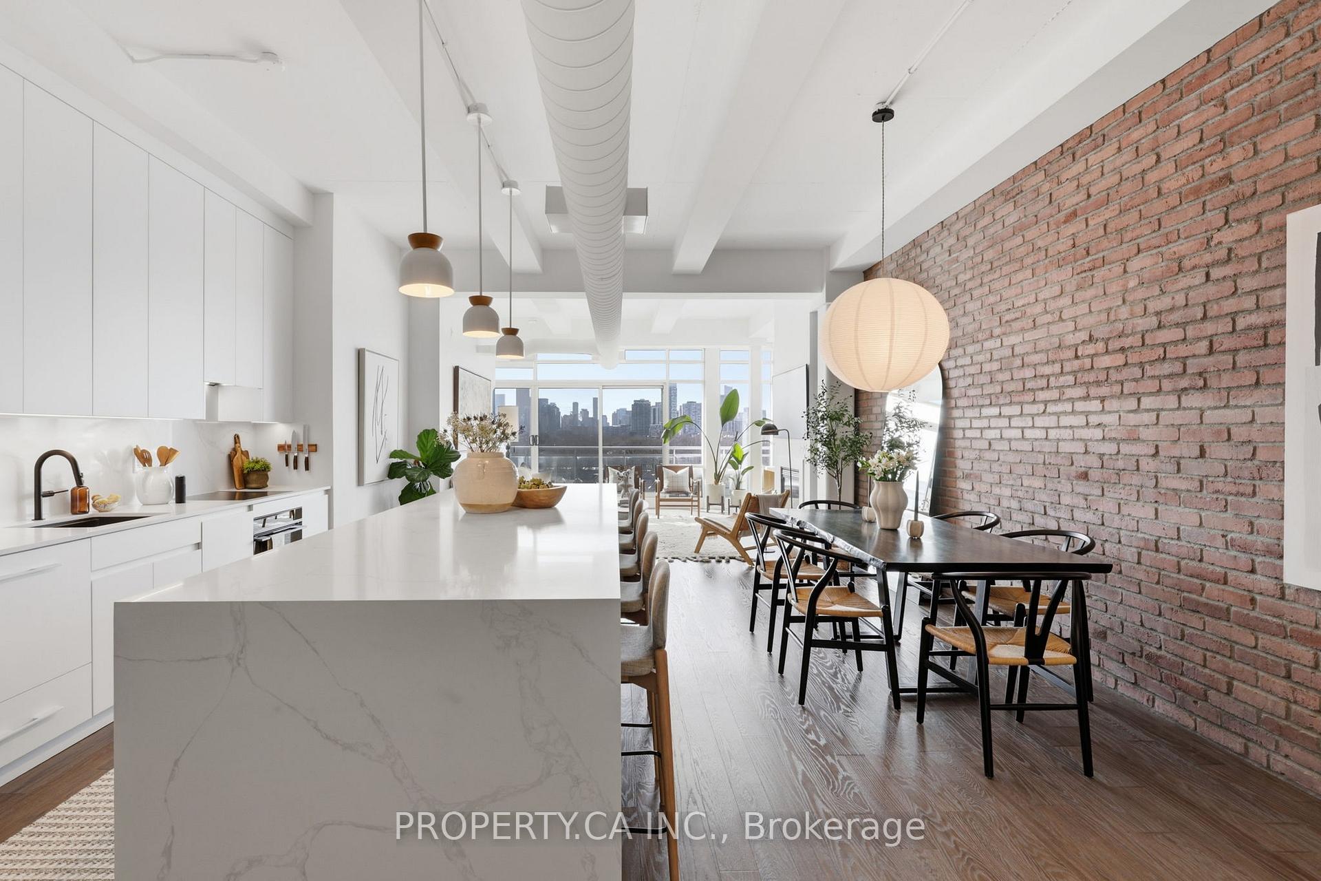 233 Carlaw Avenue 804