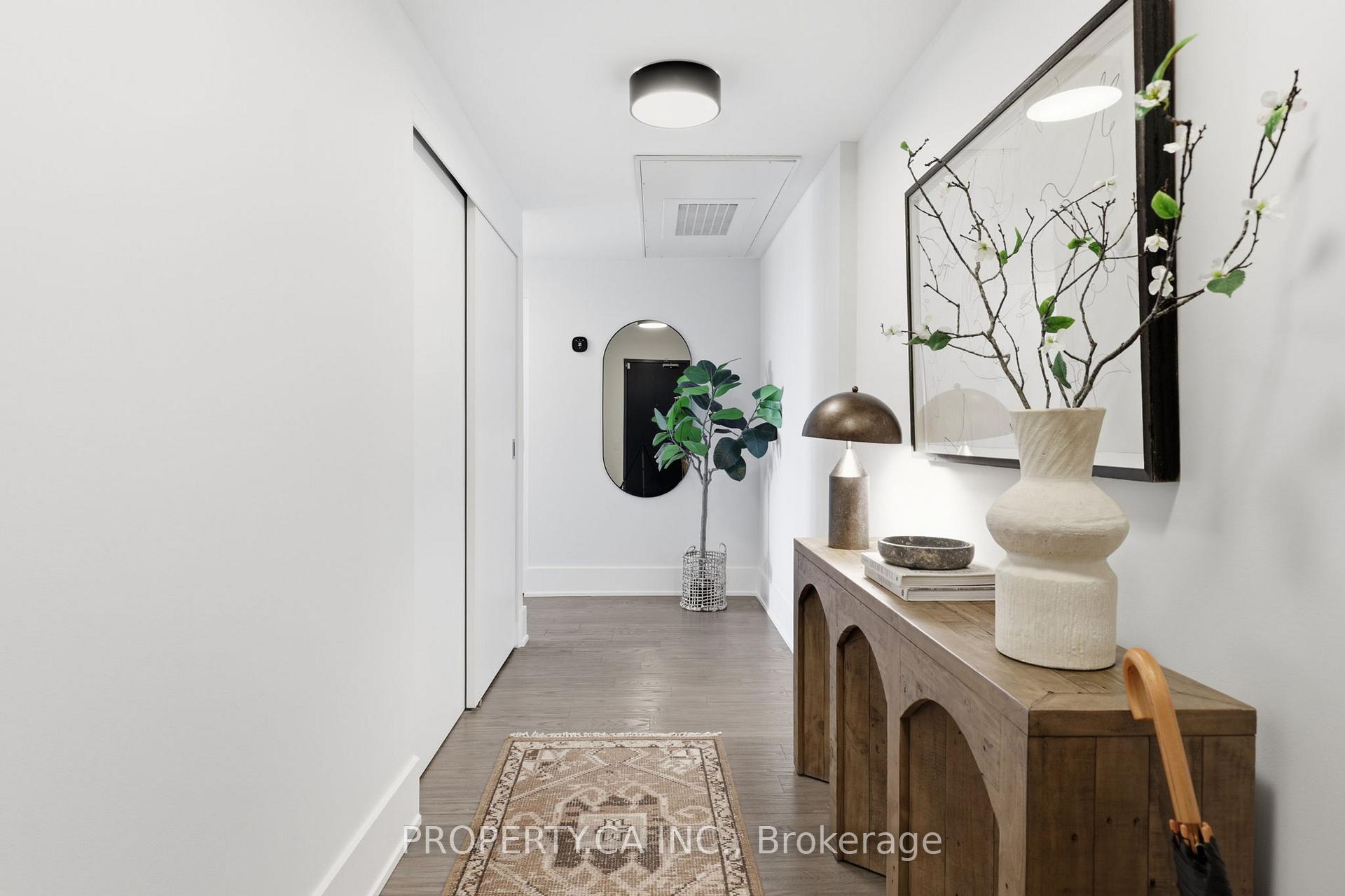 233 Carlaw Avenue 804