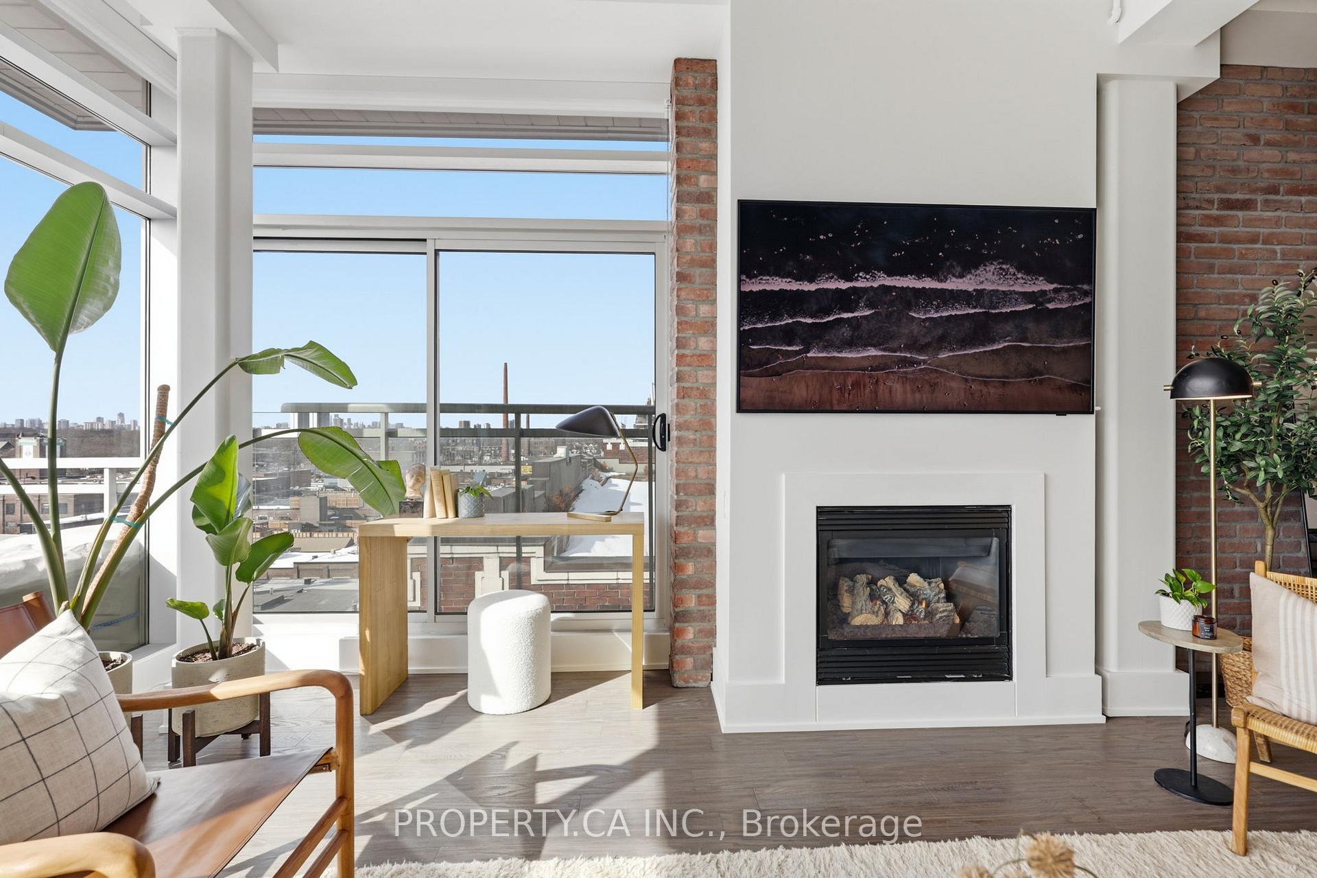 233 Carlaw Avenue 804