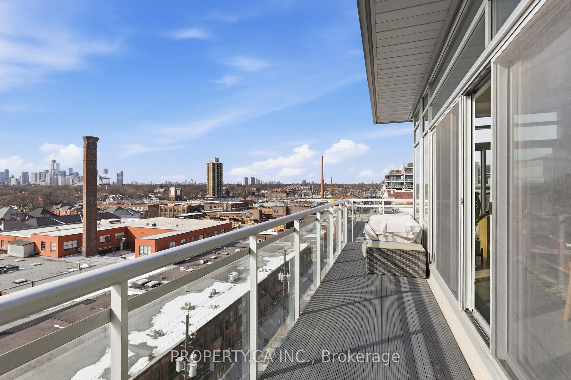 233 Carlaw Avenue 804