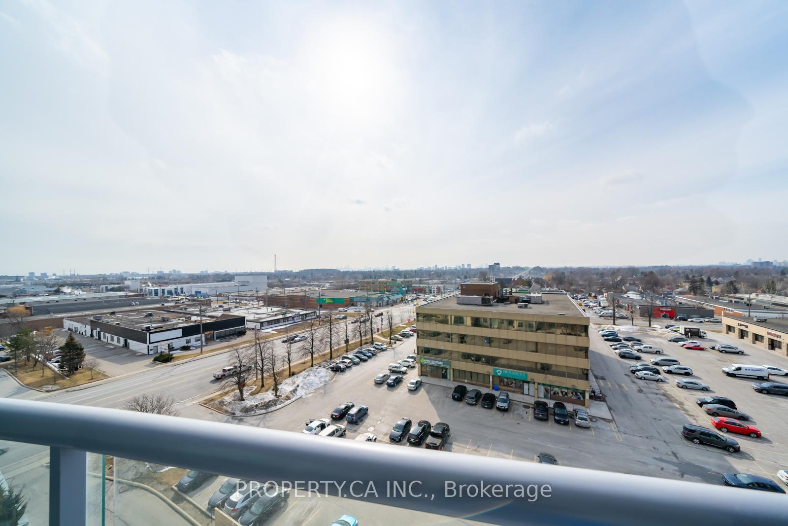 2150 Lawrence Avenue E 906