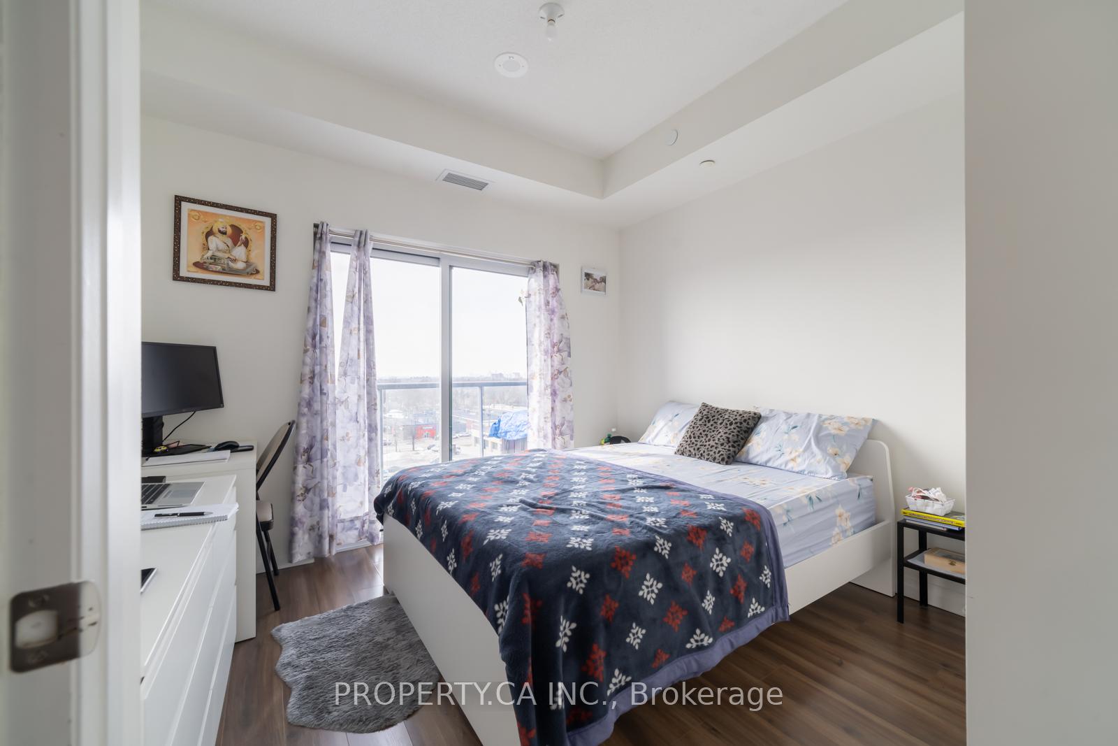 2150 Lawrence Avenue E 906