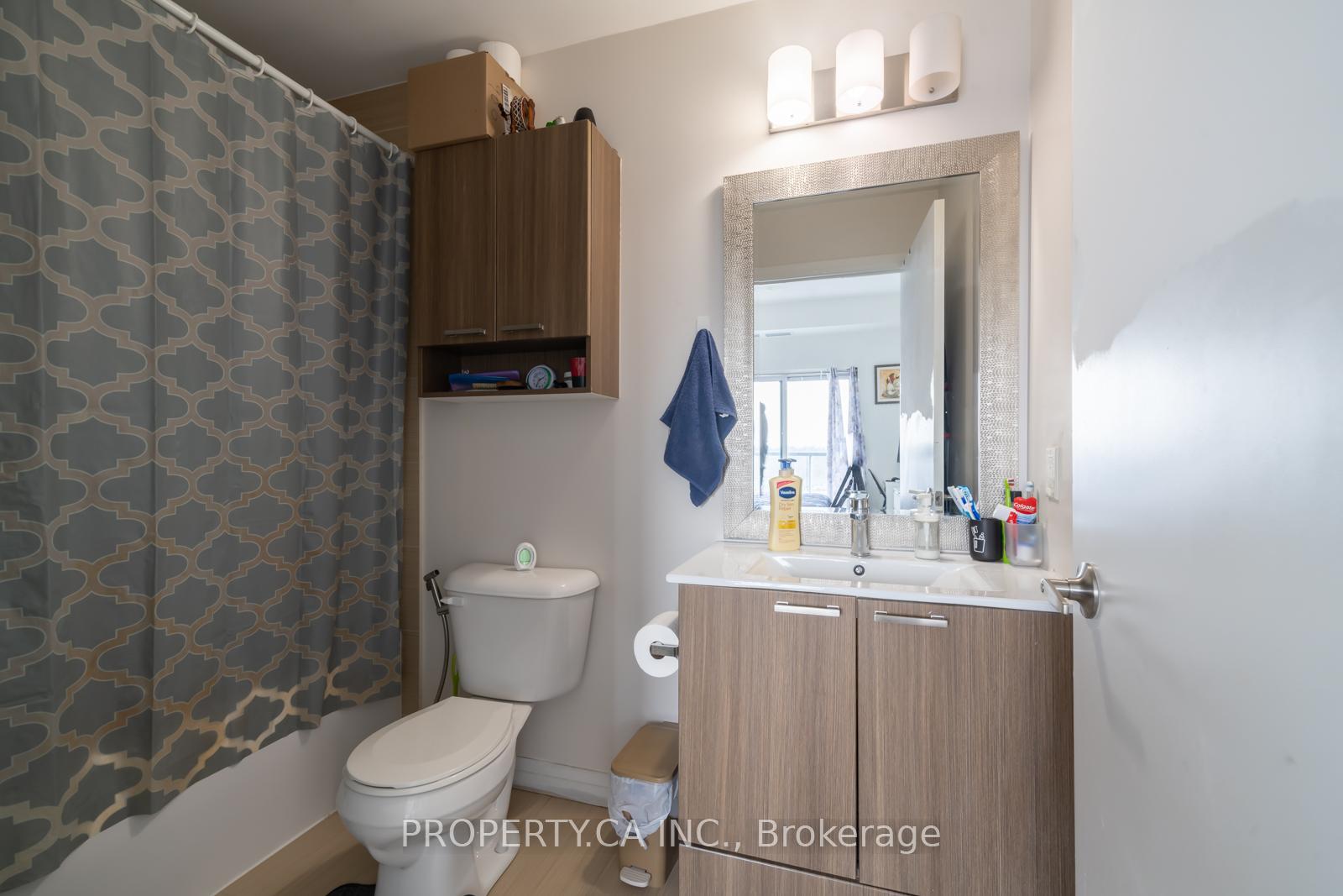 2150 Lawrence Avenue E 906