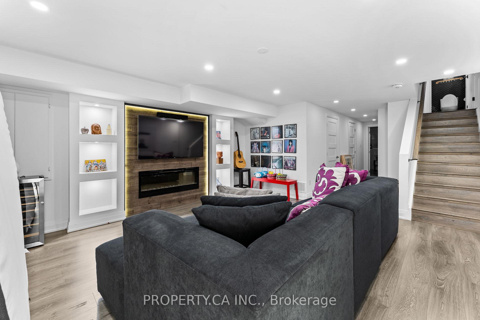 55 Northern Dancer Boulevard