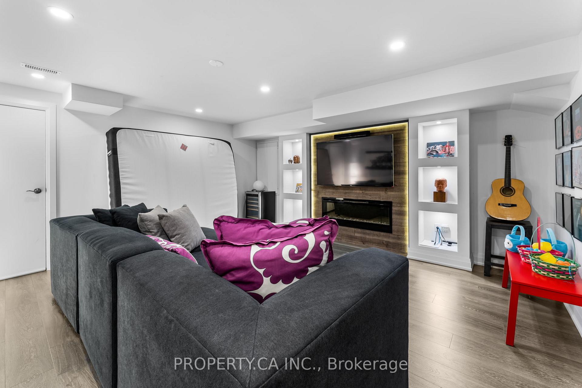 55 Northern Dancer Boulevard