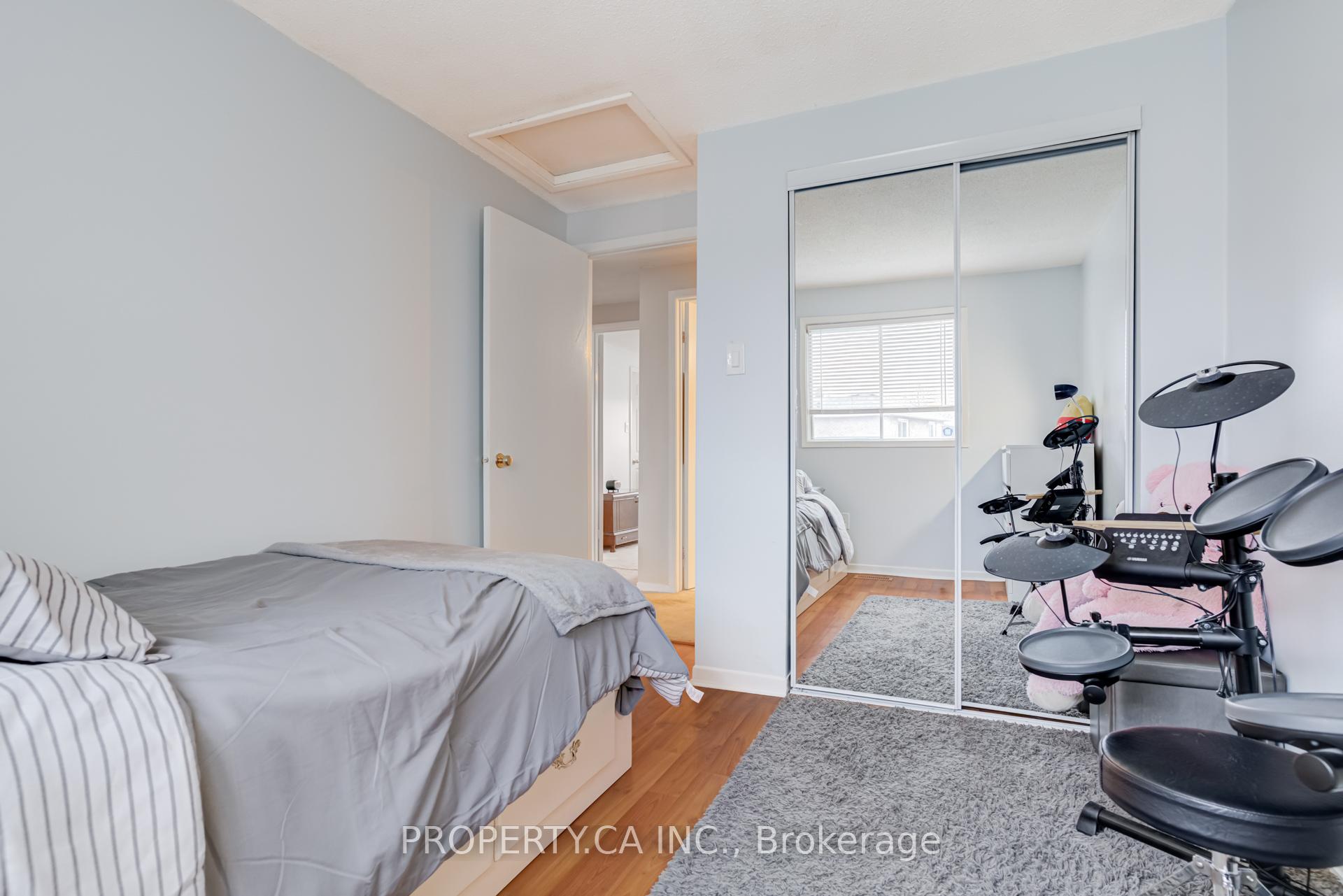 6 Hendley Drive