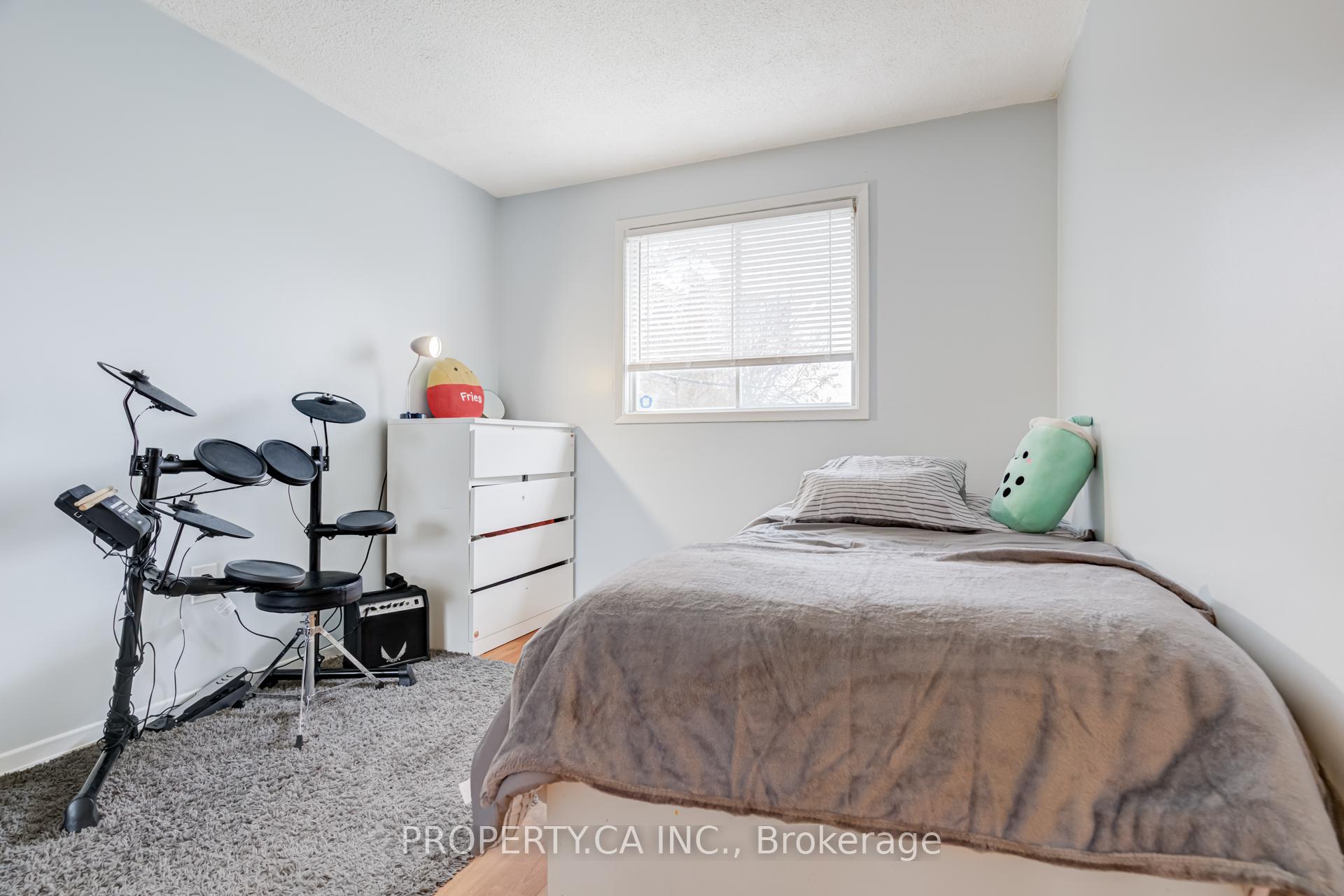6 Hendley Drive
