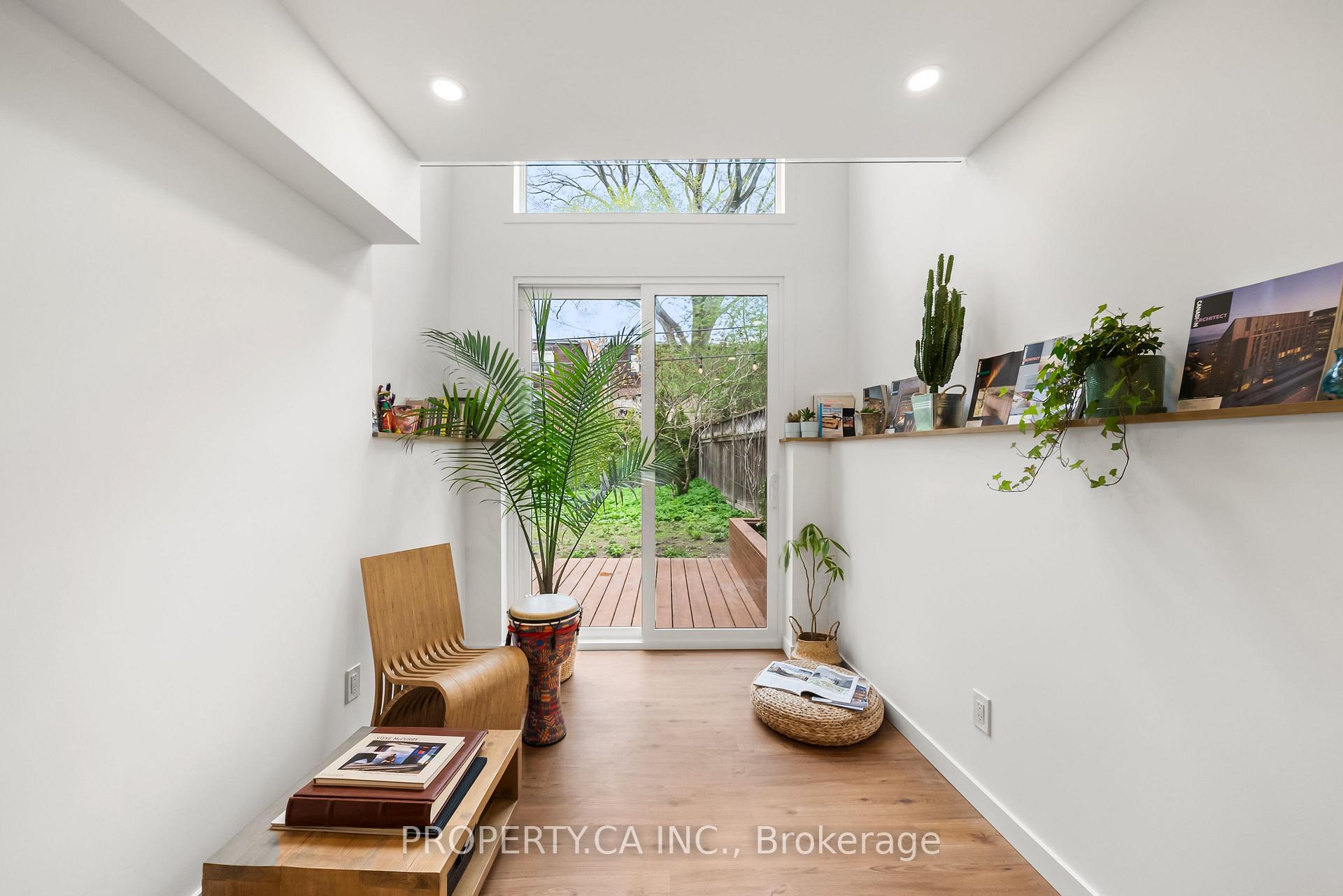 9 Maughan Crescent