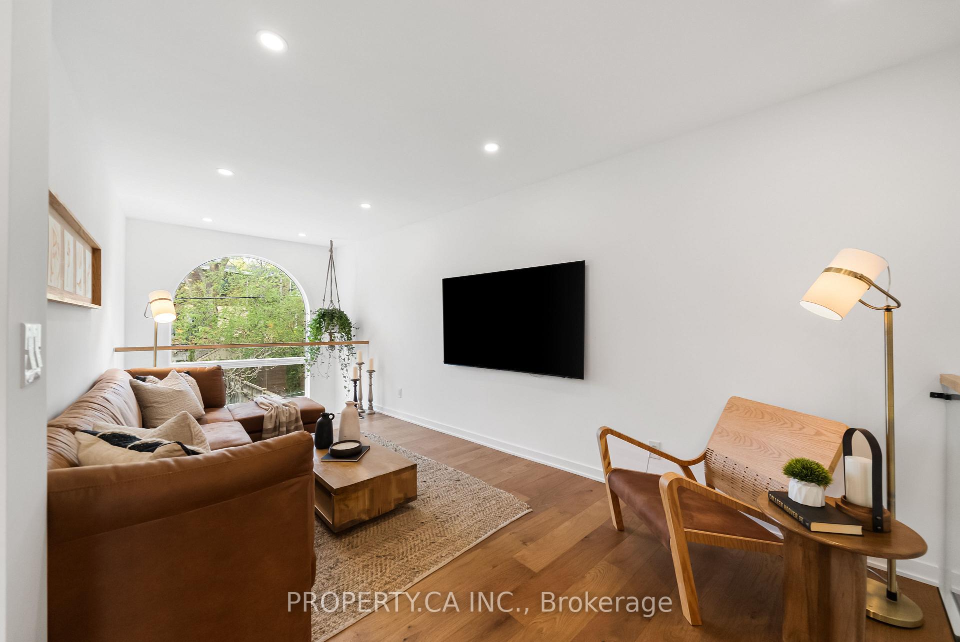 9 Maughan Crescent