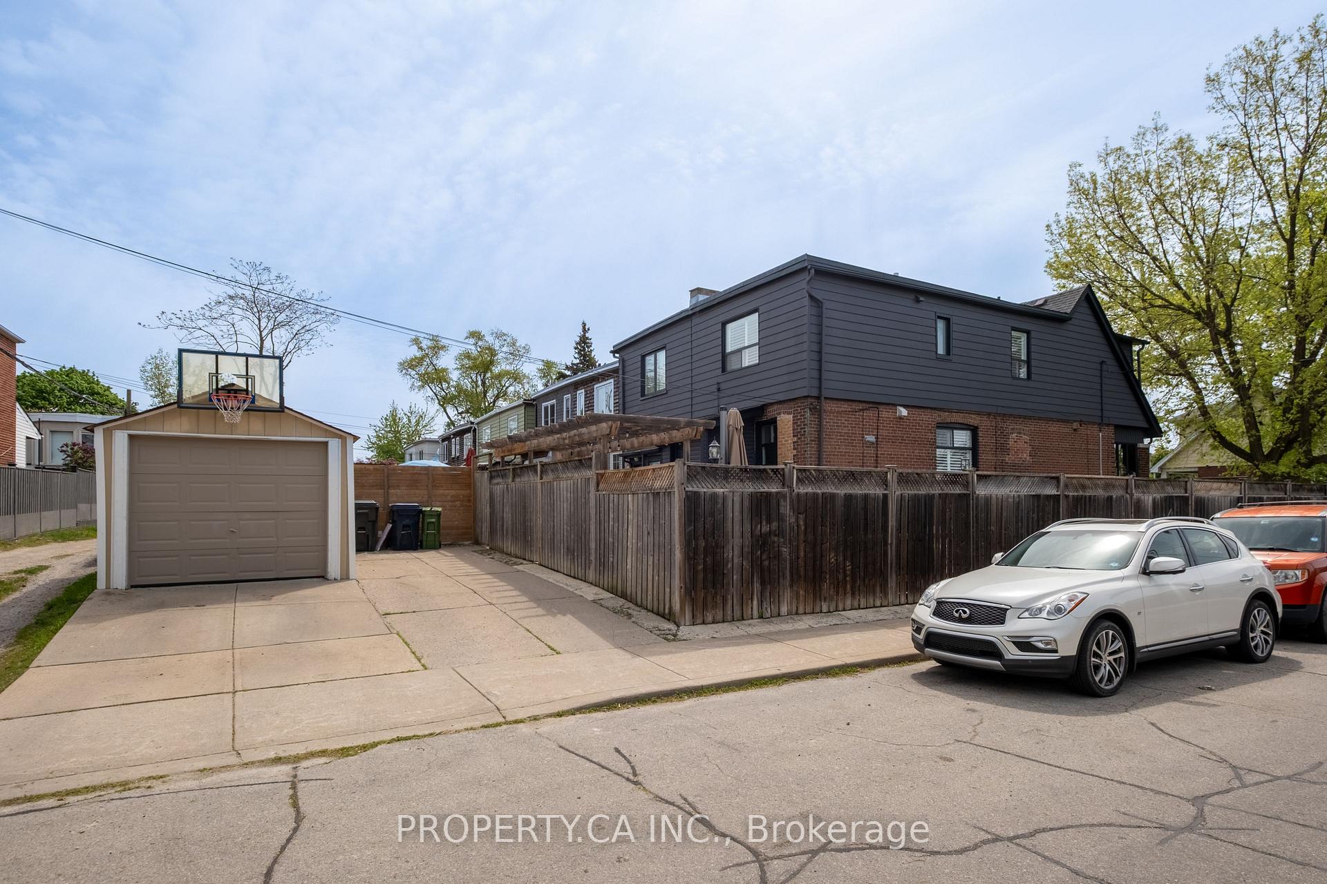 124 Milverton Boulevard