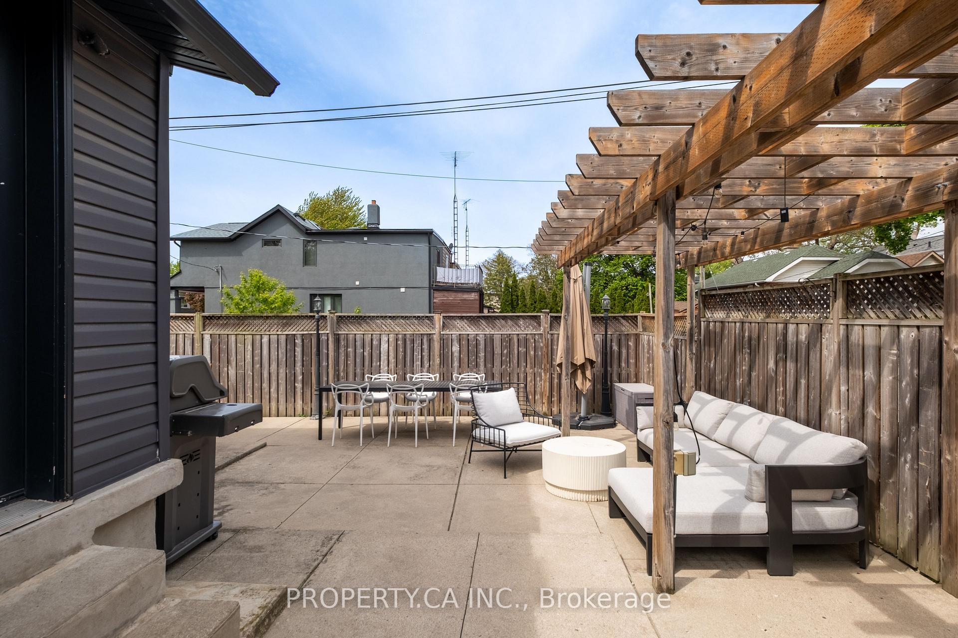 124 Milverton Boulevard