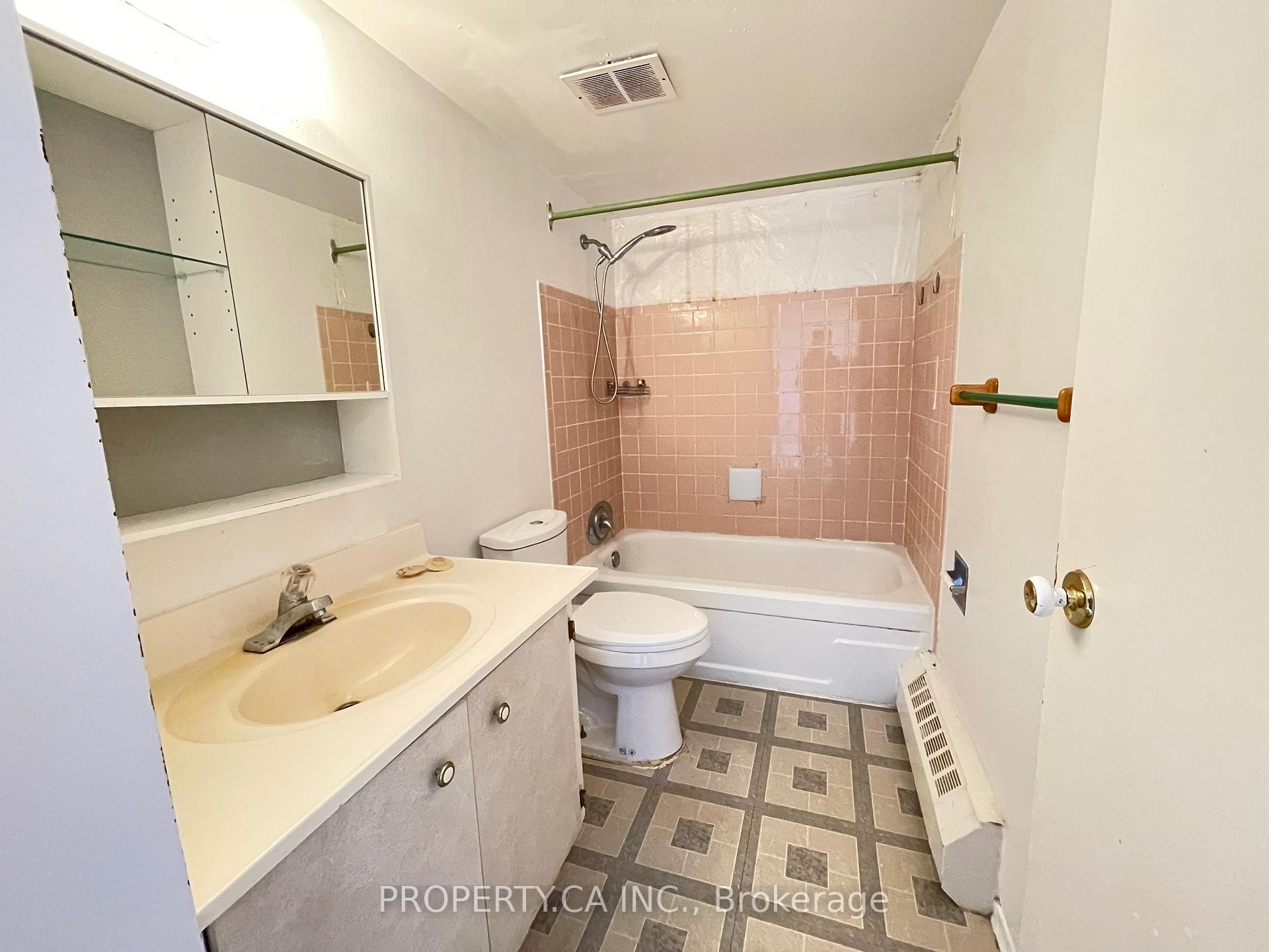 2050 Bridletowne Circle 1904