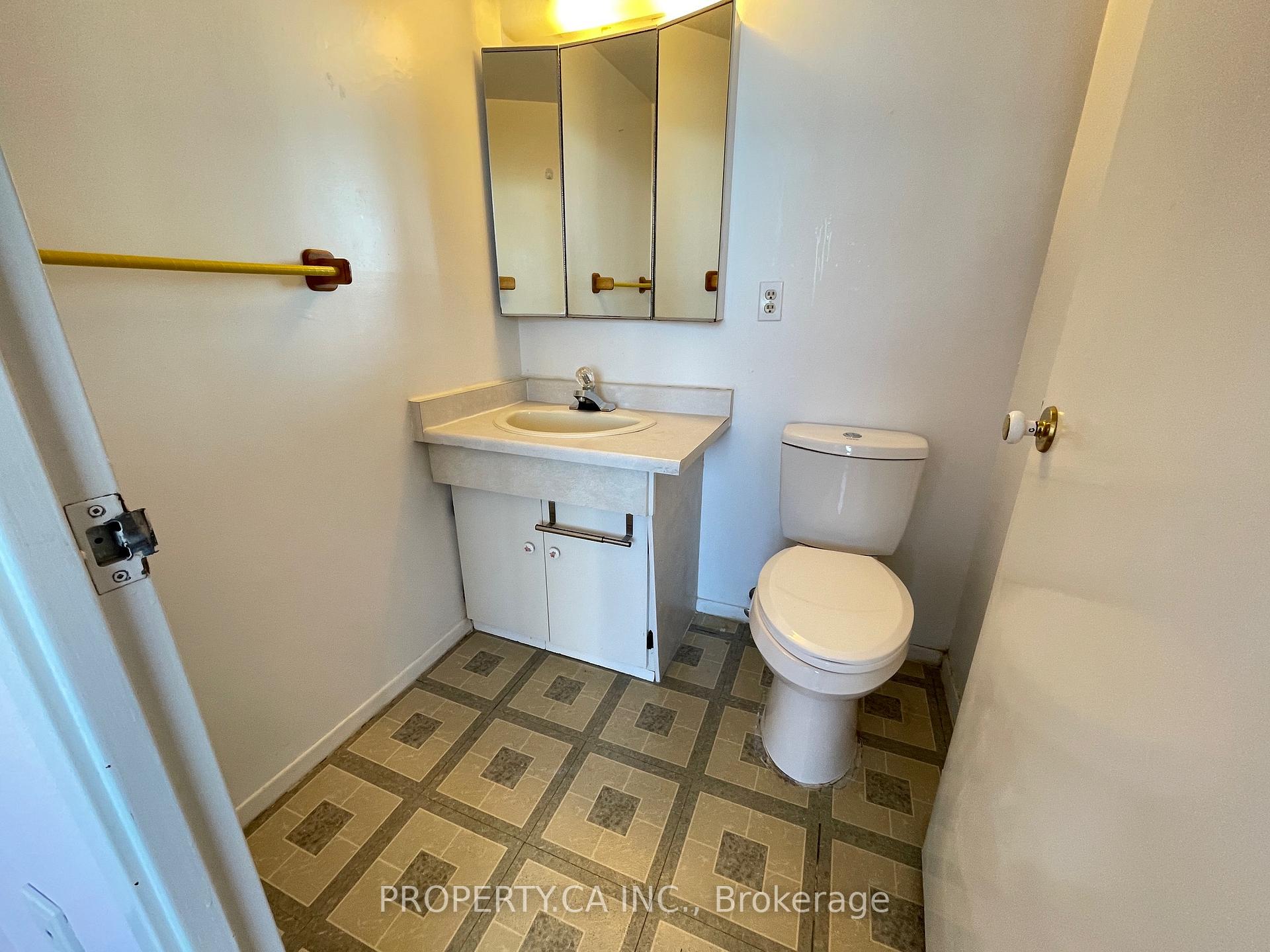 2050 Bridletowne Circle 1904