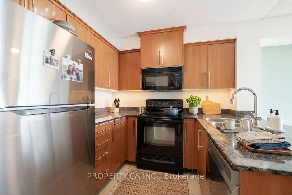 8 Rosebank Drive 9H, Toronto Unit: 9H