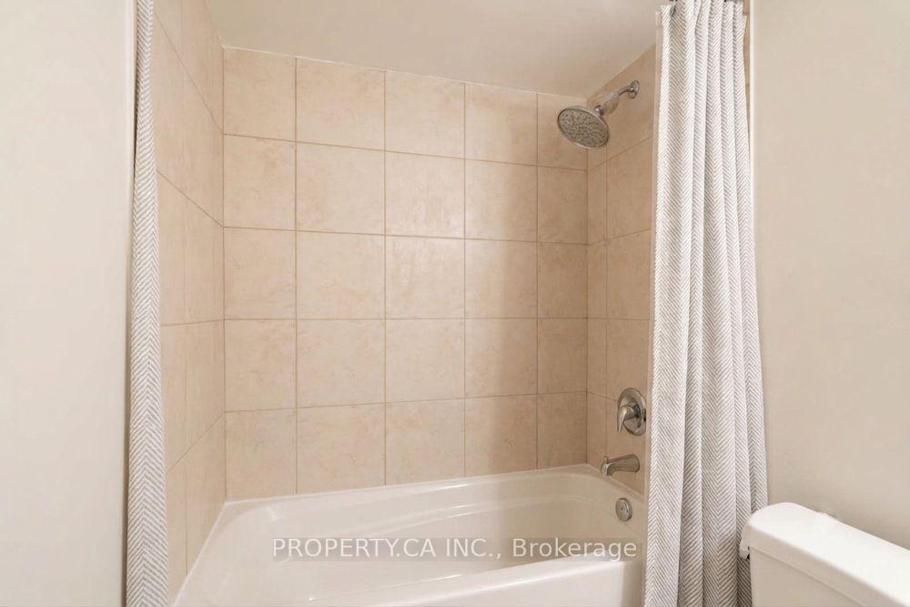 8 Rosebank Drive 9H, Toronto Unit: 9H