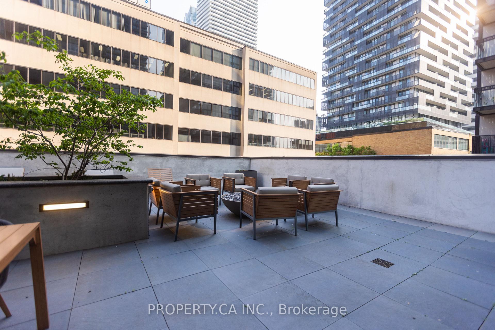 39 Roehampton Avenue 4304, Toronto Unit: 4304