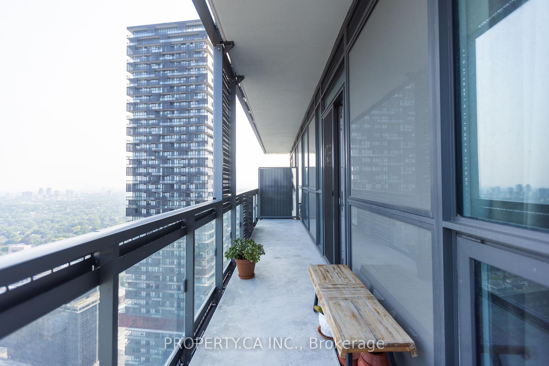 39 Roehampton Avenue 4304, Toronto Unit: 4304