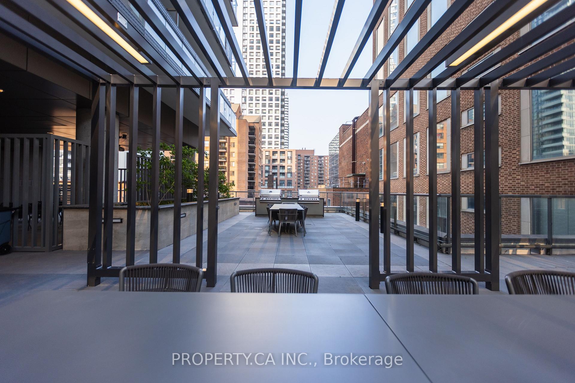 39 Roehampton Avenue 4304, Toronto Unit: 4304