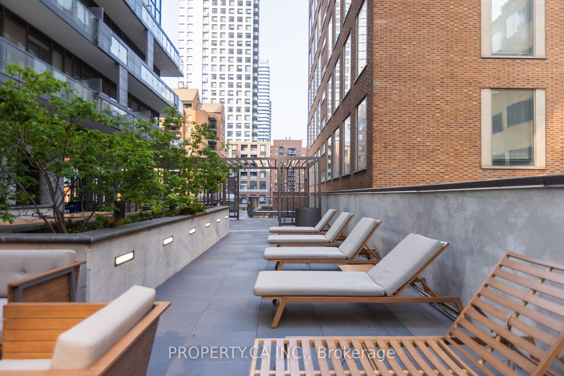39 Roehampton Avenue 4304, Toronto Unit: 4304