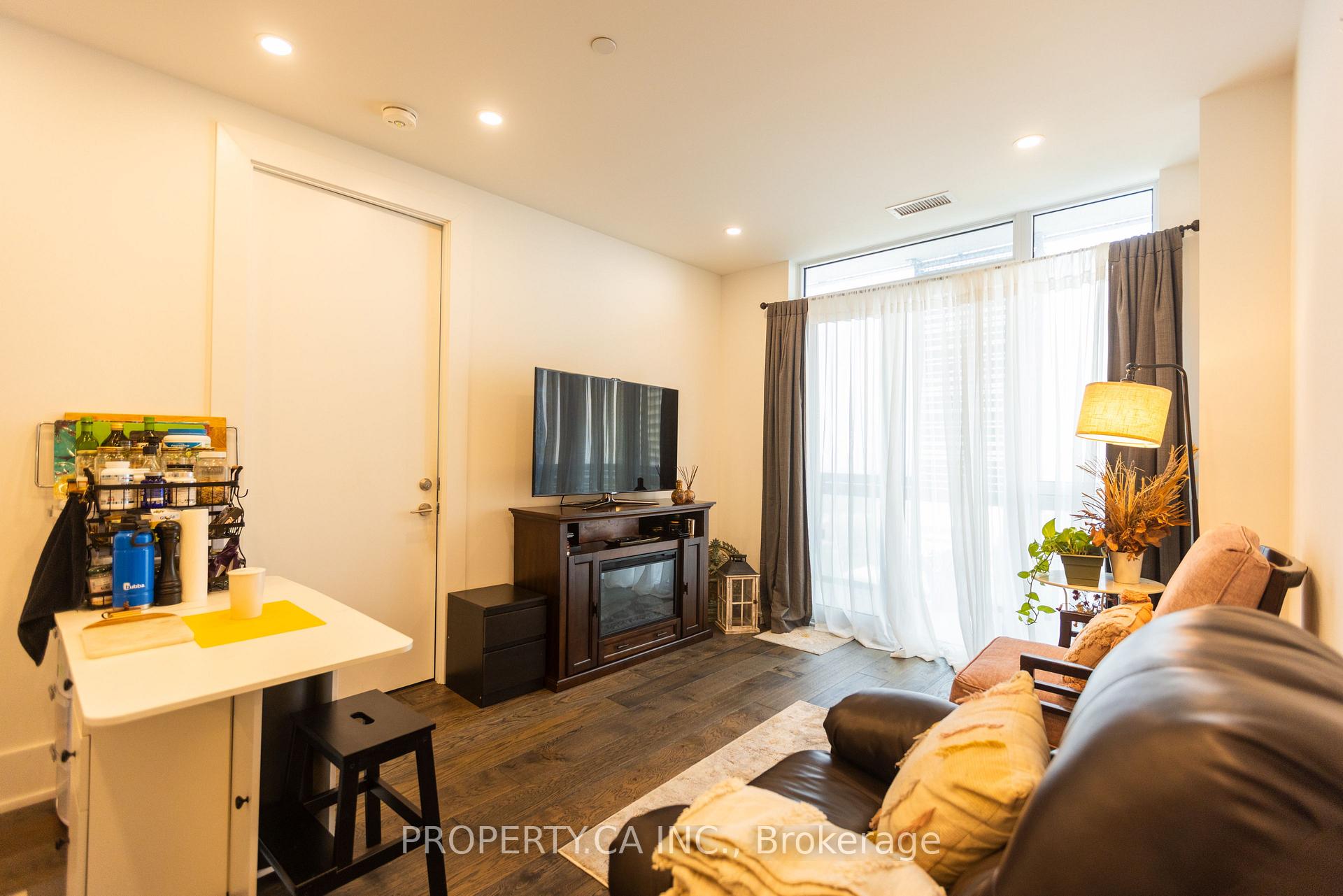39 Roehampton Avenue 4304, Toronto Unit: 4304