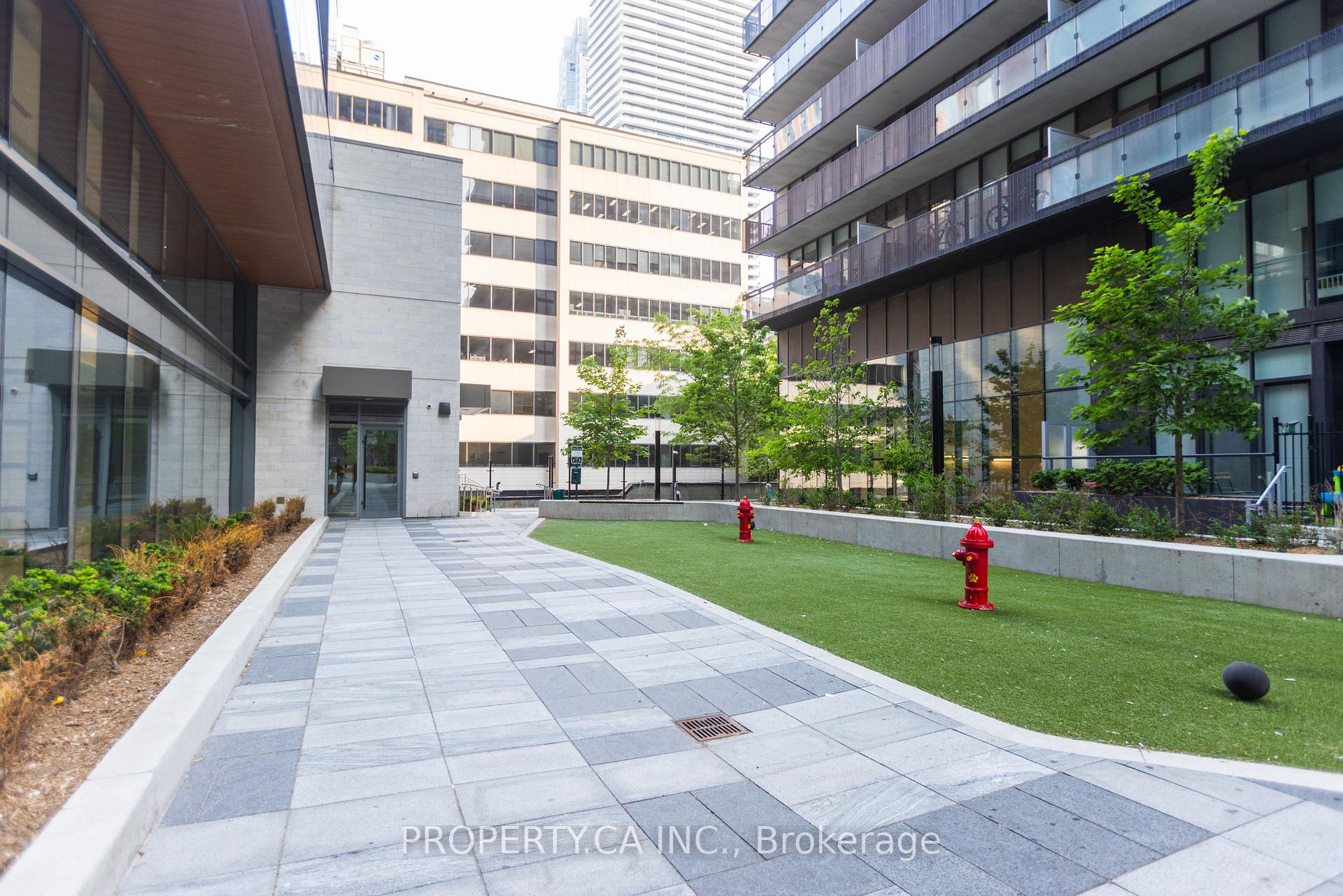 39 Roehampton Avenue 4304, Toronto Unit: 4304