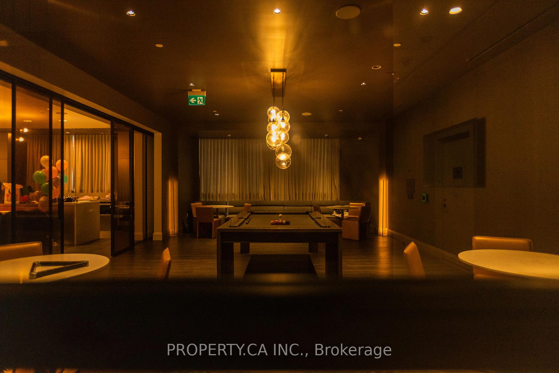 39 Roehampton Avenue 4304, Toronto Unit: 4304