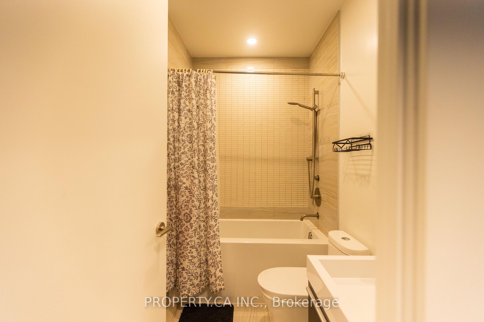 39 Roehampton Avenue 4304, Toronto Unit: 4304