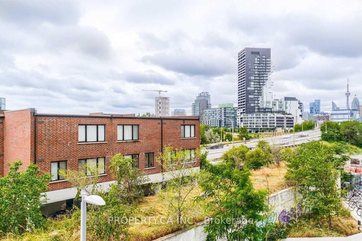 25 Baseball Place 206, Toronto Unit: 206