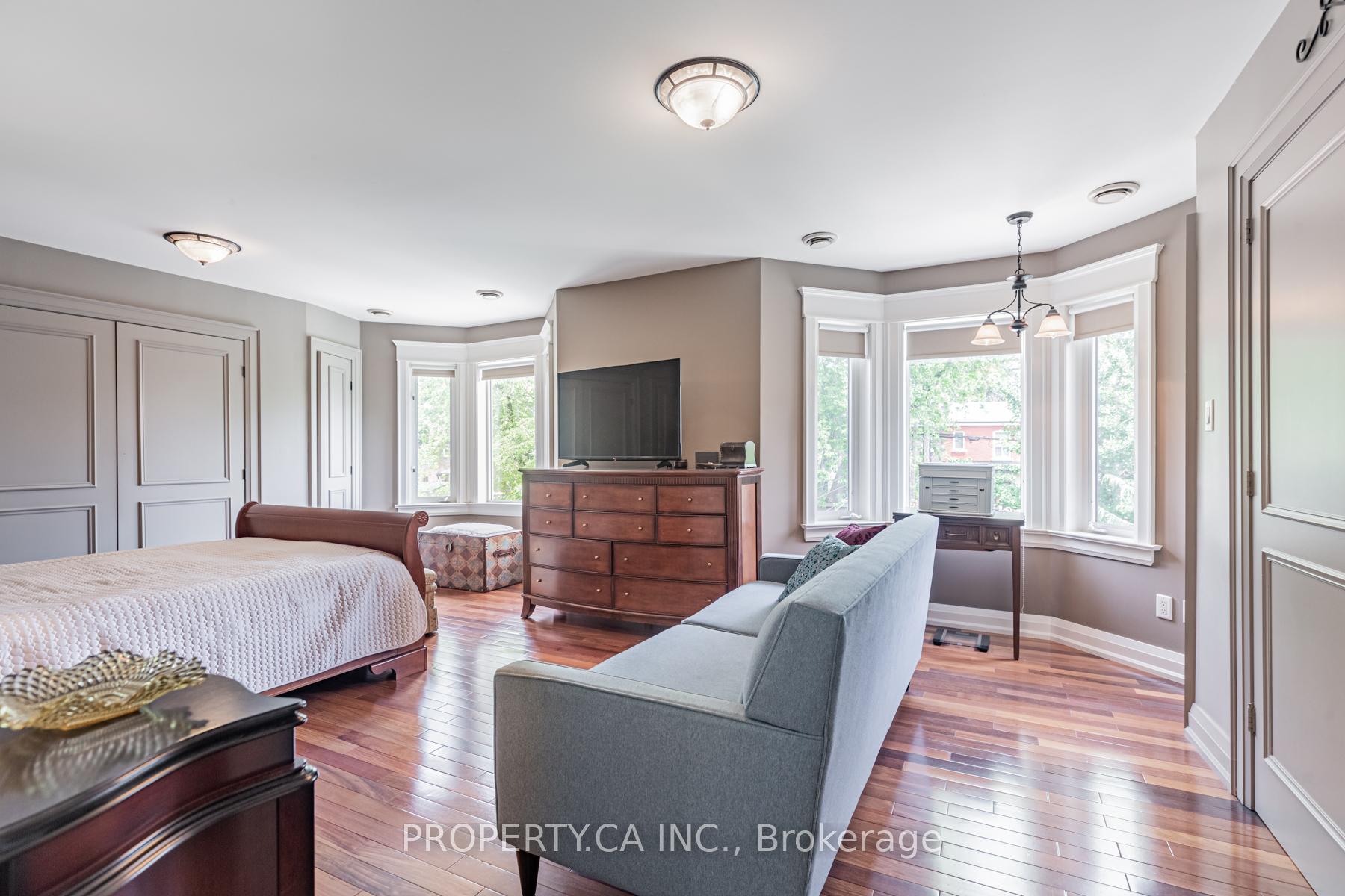 131 Gillard Avenue Upper, Toronto Unit: Upper