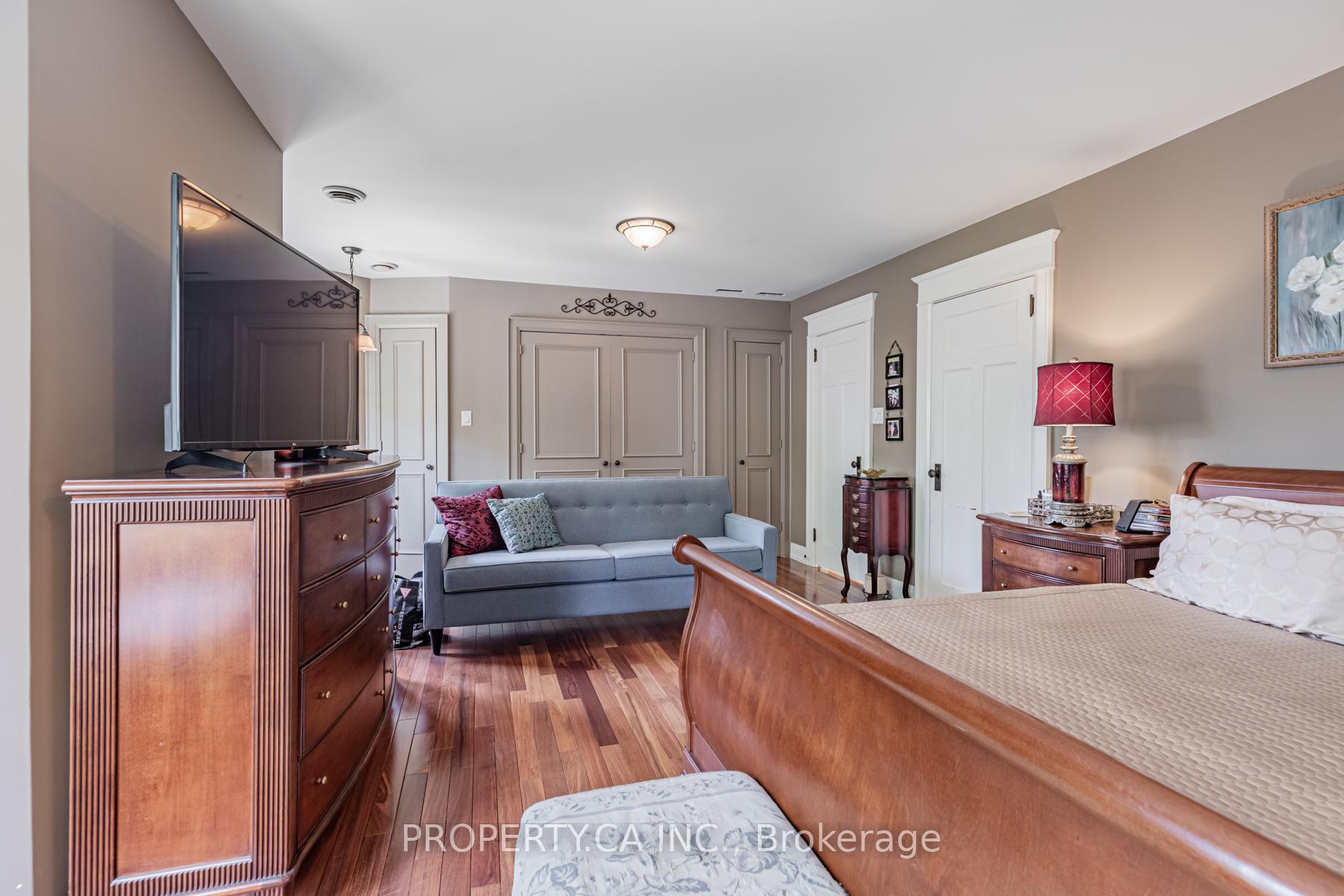 131 Gillard Avenue Upper, Toronto Unit: Upper