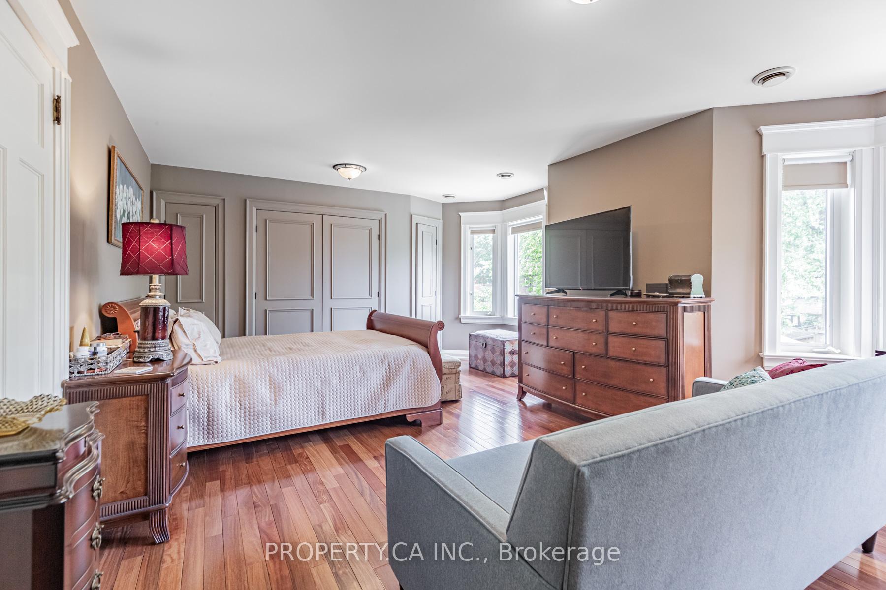 131 Gillard Avenue Upper, Toronto Unit: Upper