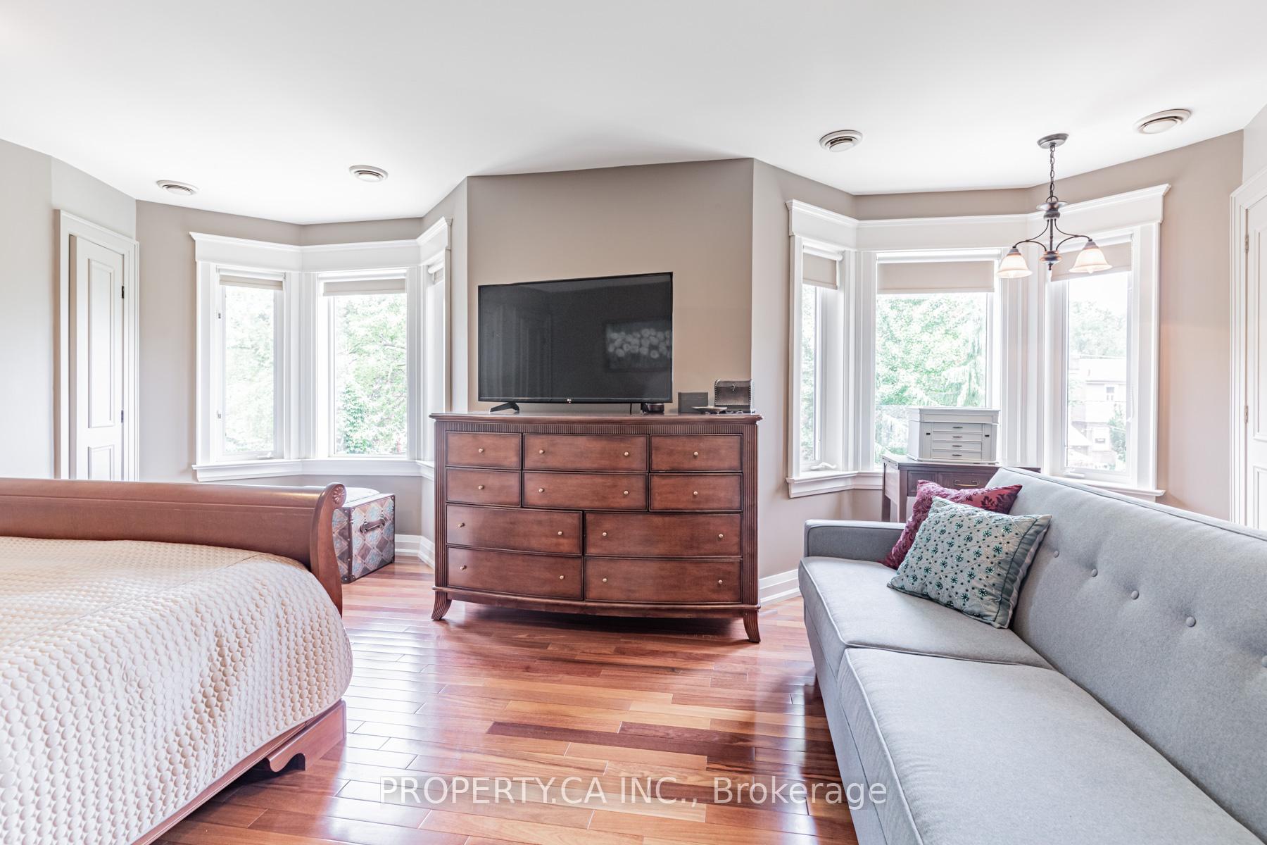 131 Gillard Avenue Upper, Toronto Unit: Upper