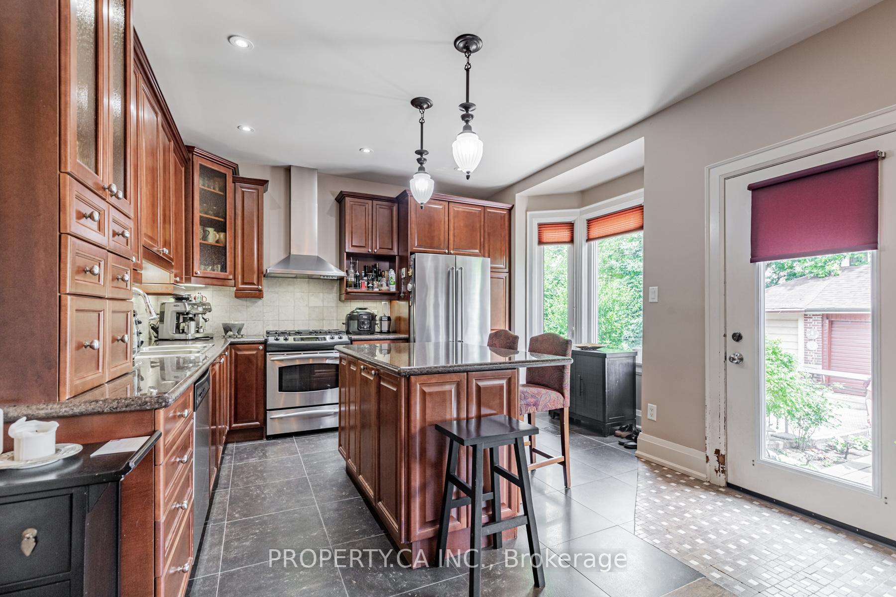 131 Gillard Avenue Upper, Toronto Unit: Upper