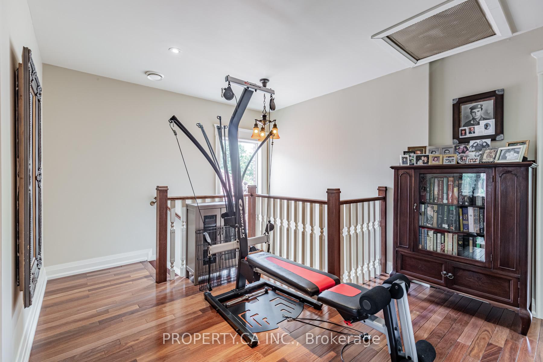 131 Gillard Avenue Upper, Toronto Unit: Upper