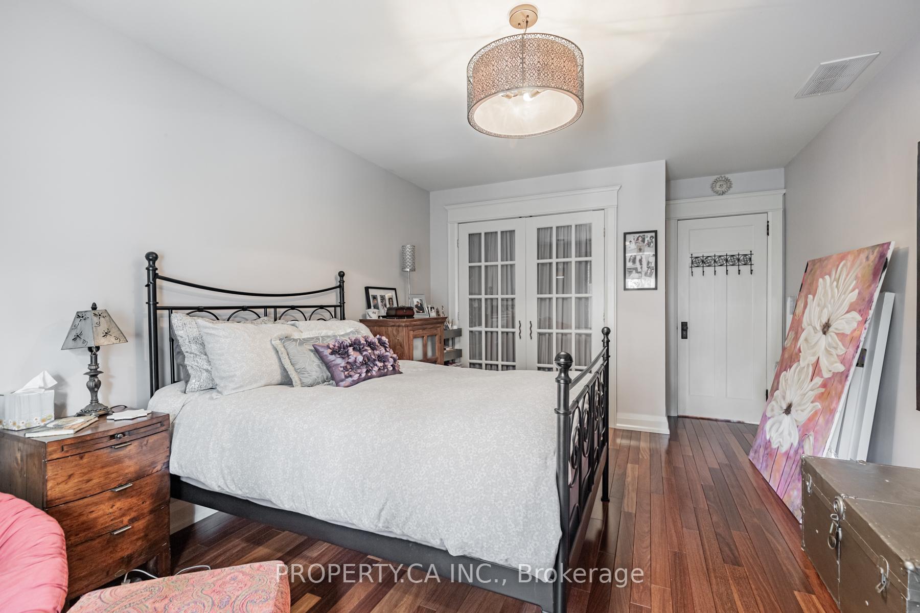 131 Gillard Avenue Upper, Toronto Unit: Upper