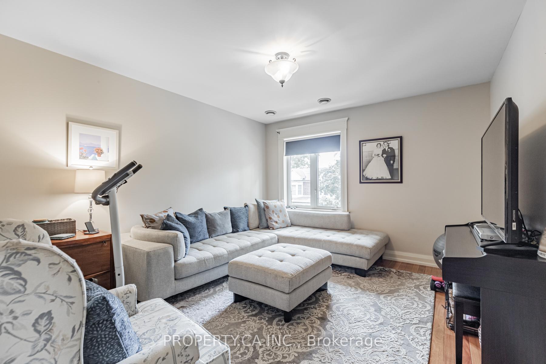 131 Gillard Avenue Upper, Toronto Unit: Upper