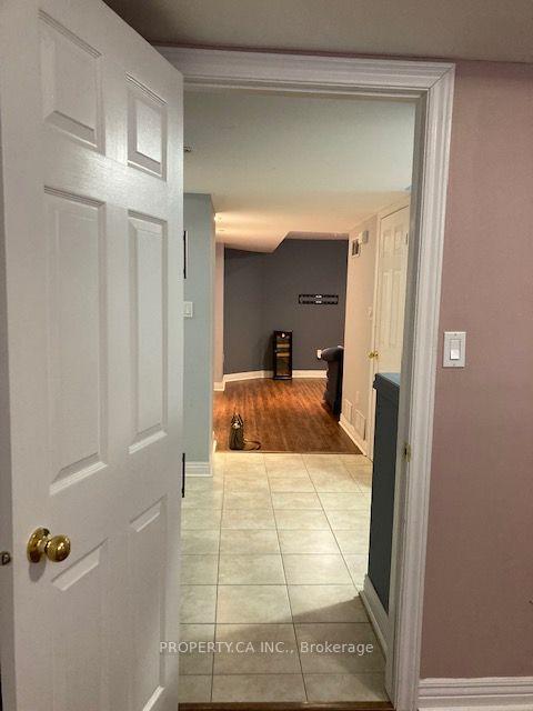 2194 Wildwood Crescent E Lower A