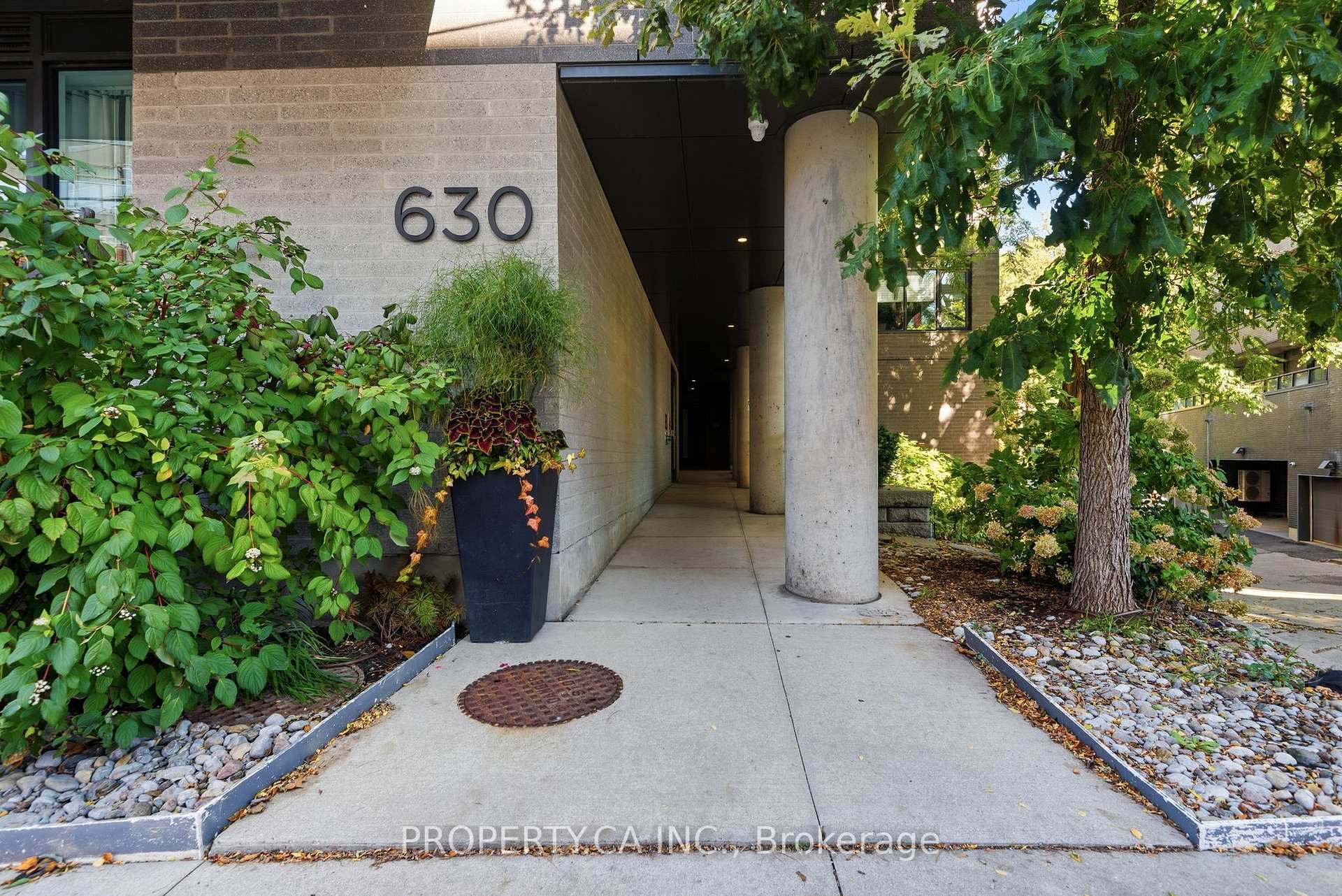 630 Kingston Road 101, Toronto Unit: 101