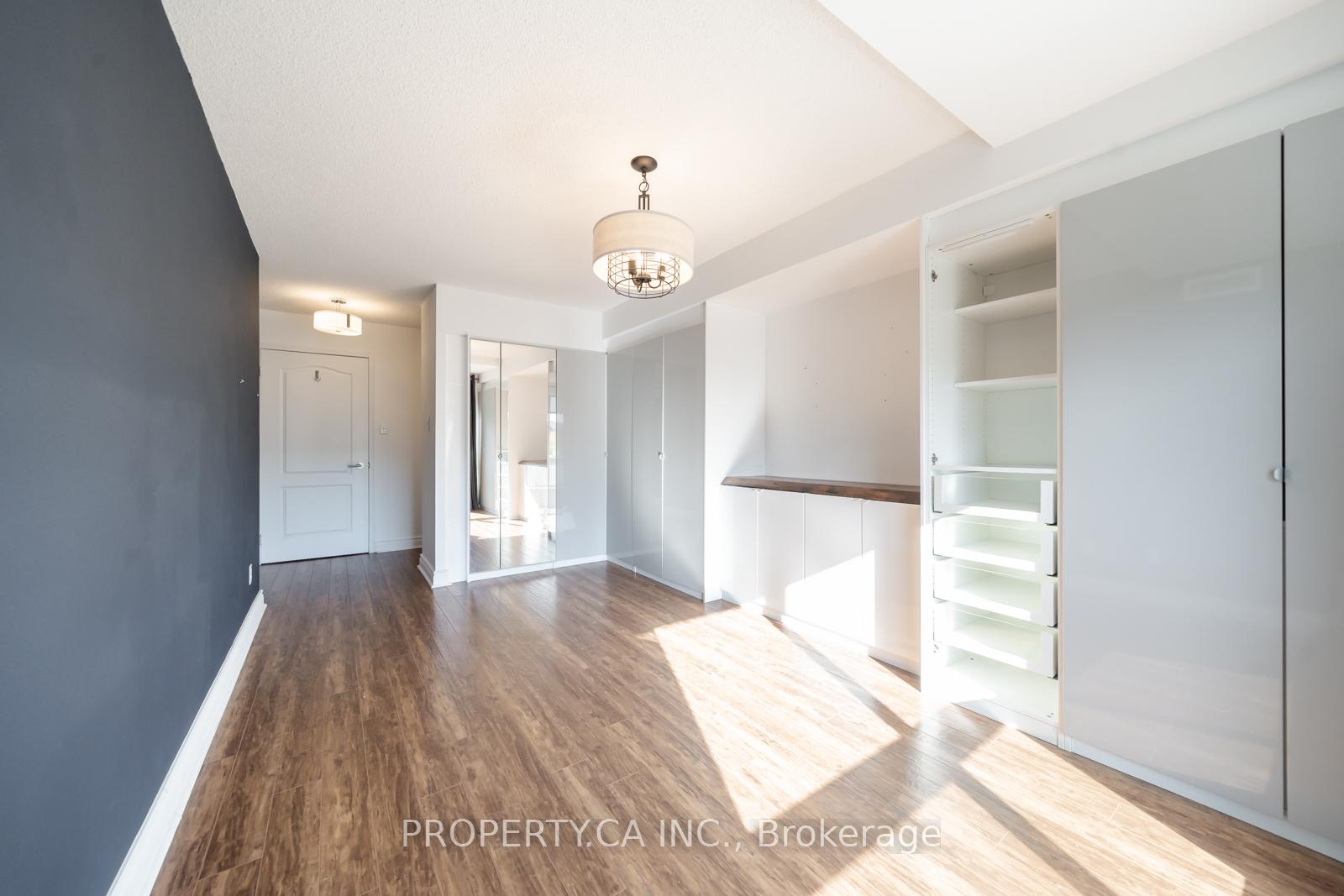 399 South Park Road 303