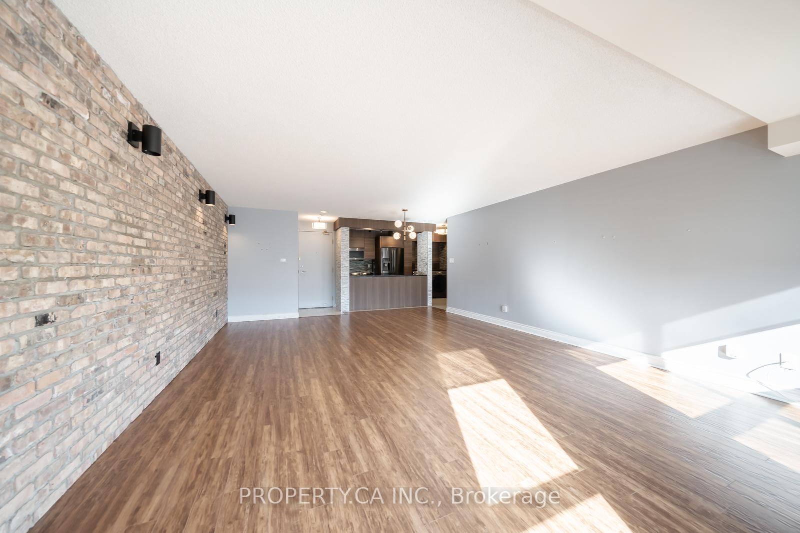 399 South Park Road 303