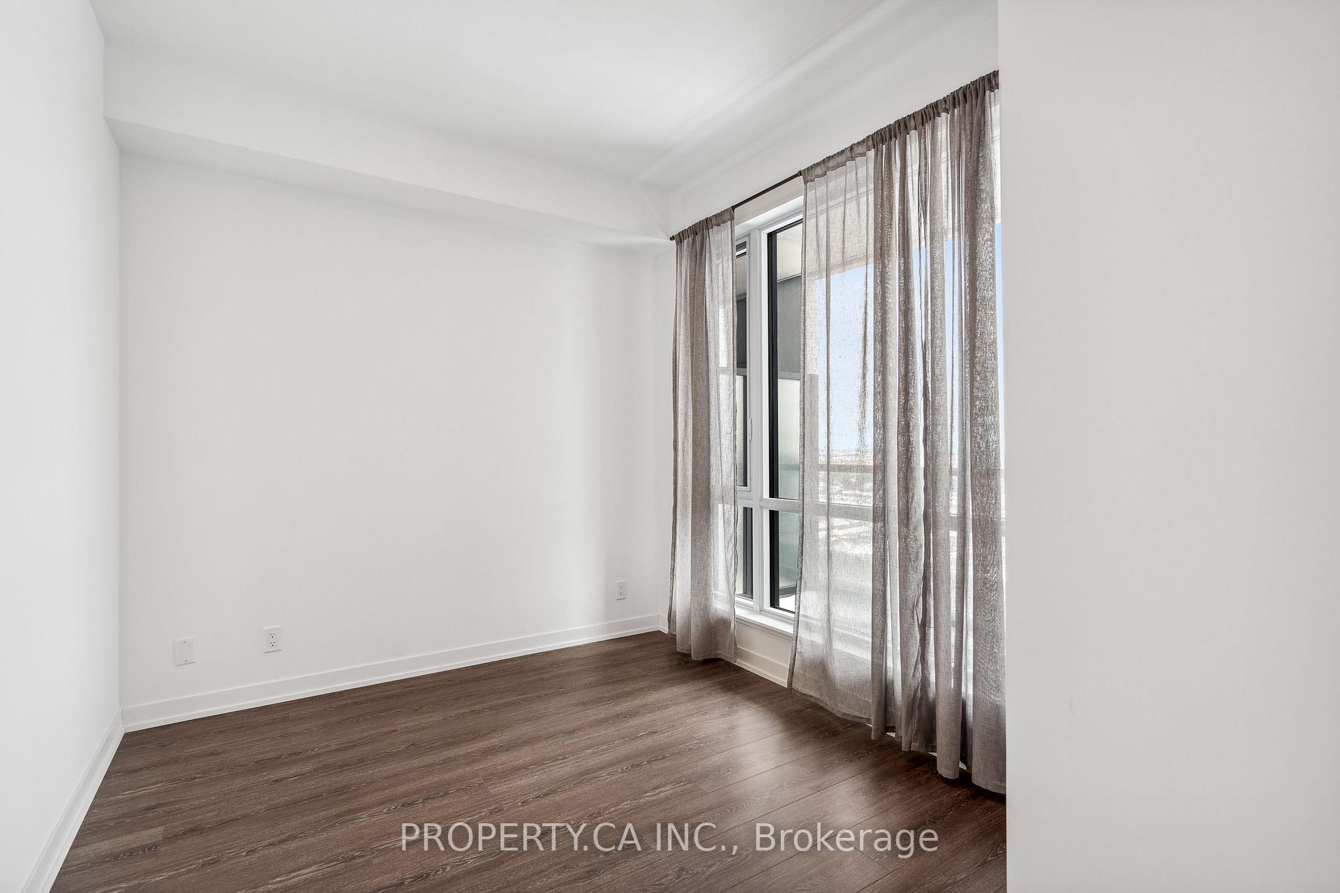 7950 Bathurst Street 2405