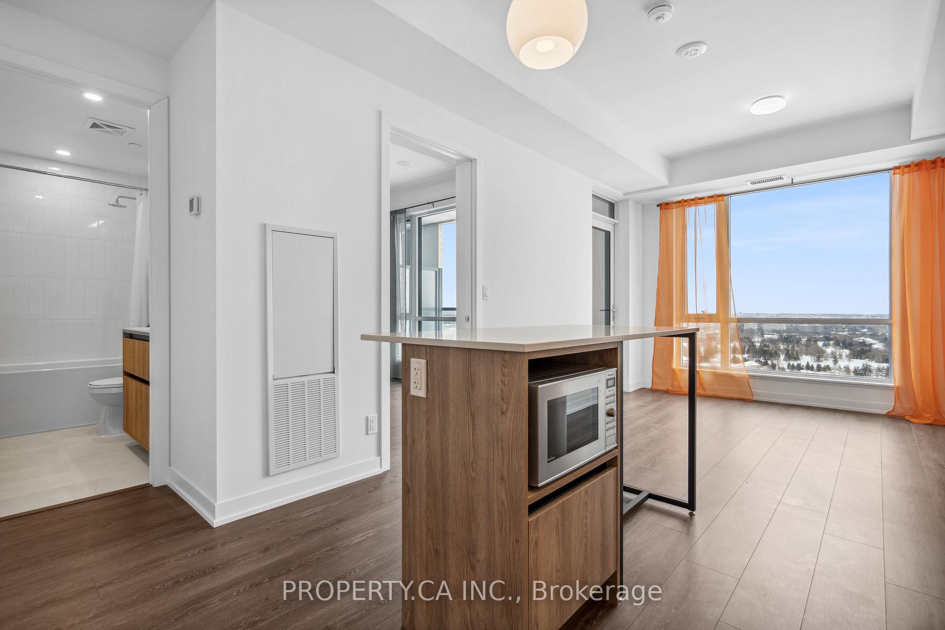 7950 Bathurst Street 2405