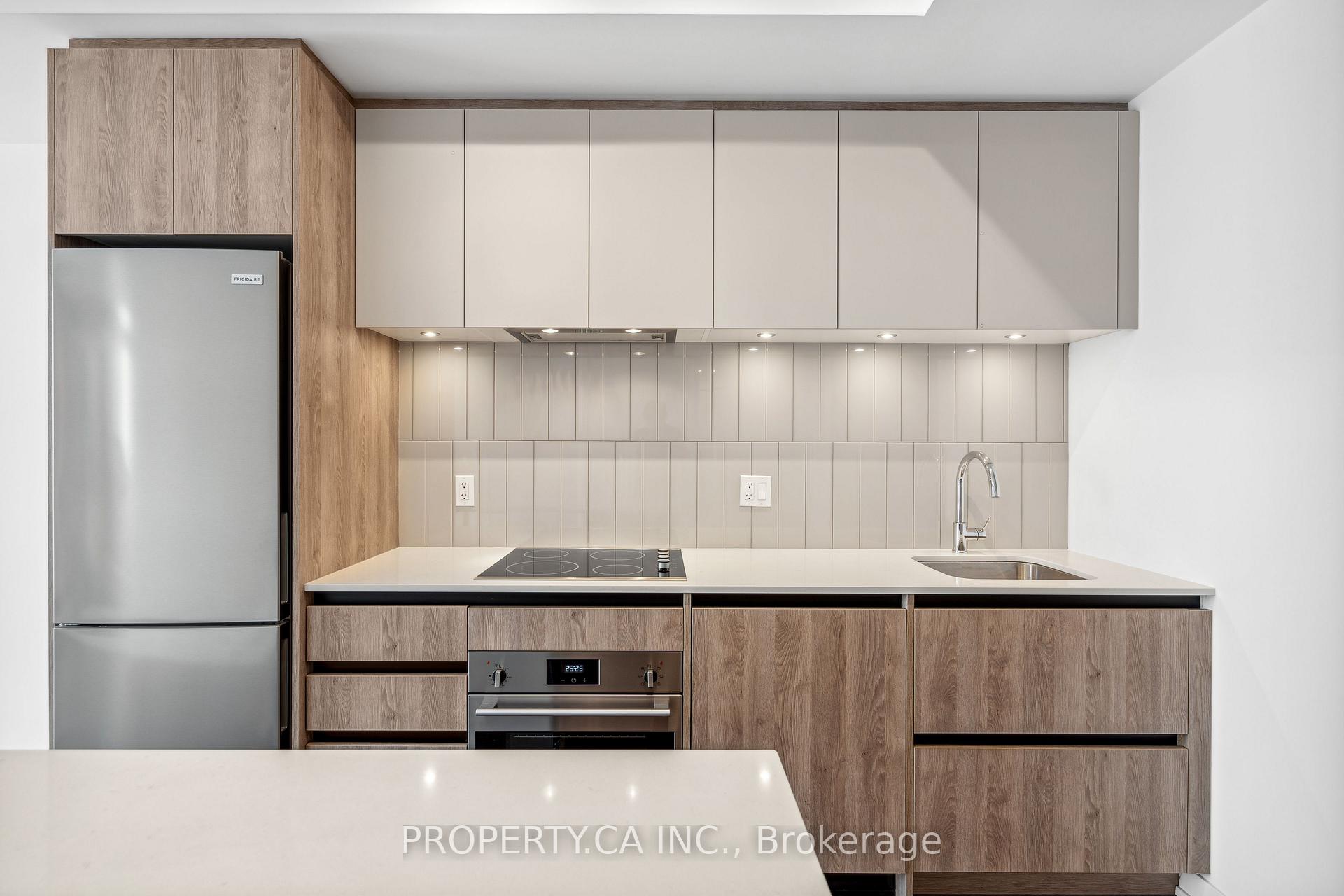 7950 Bathurst Street 2405