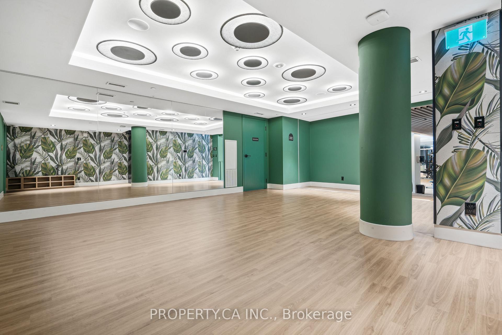 7950 Bathurst Street 2405